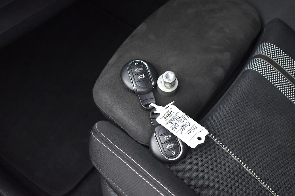 Mini Hatch view 61