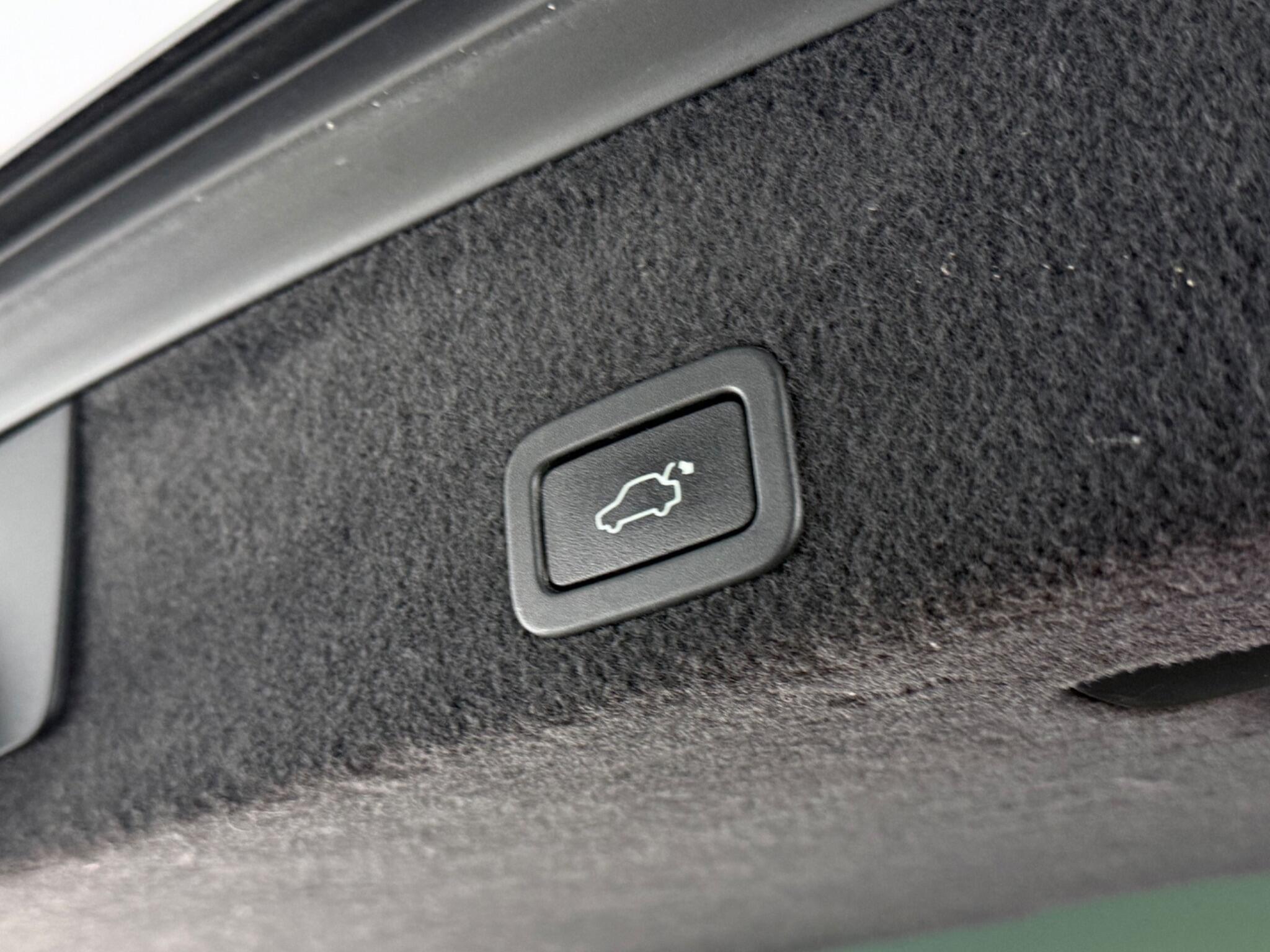 Volvo XC60 view 11