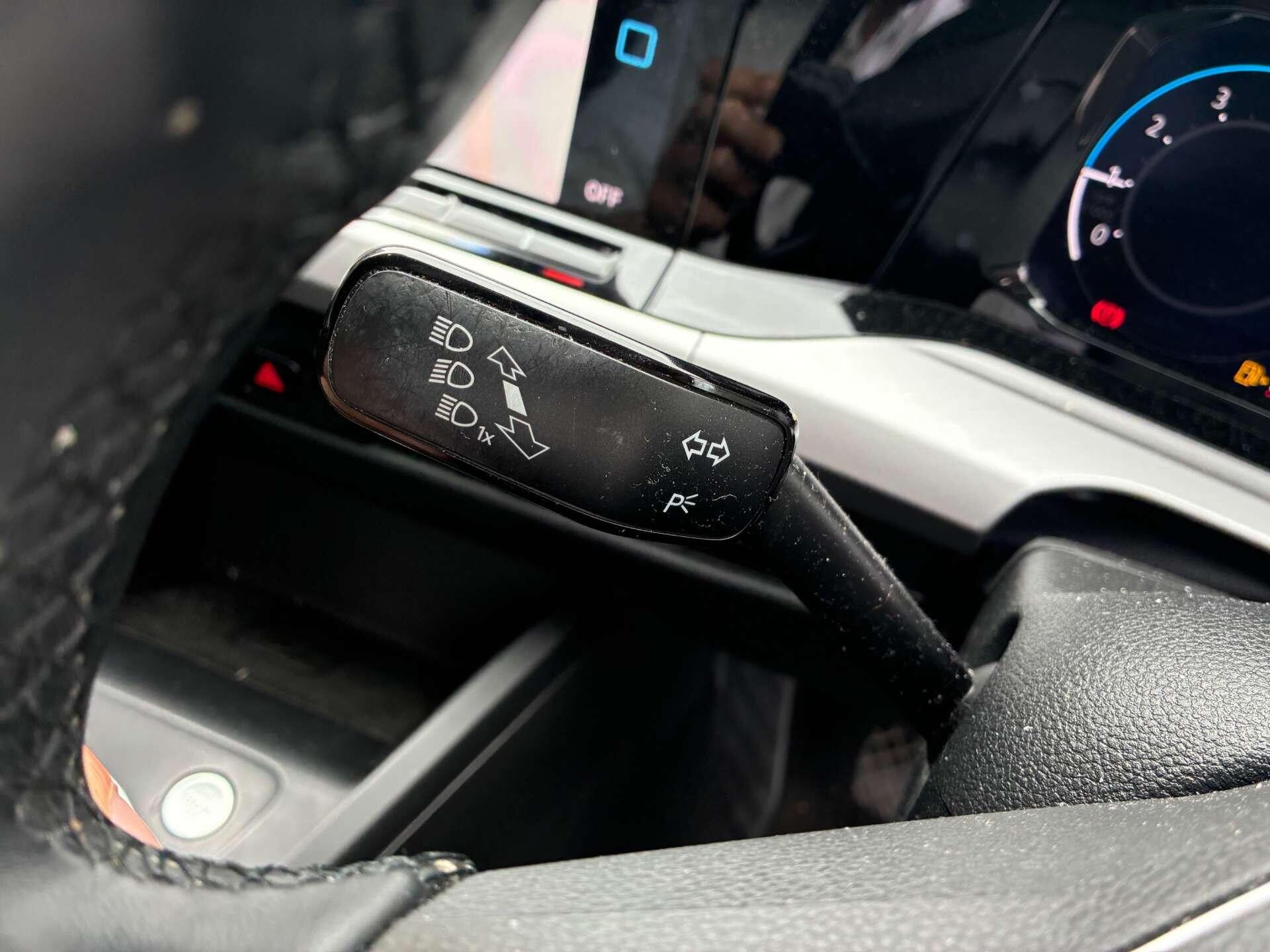 Volkswagen Golf view 13