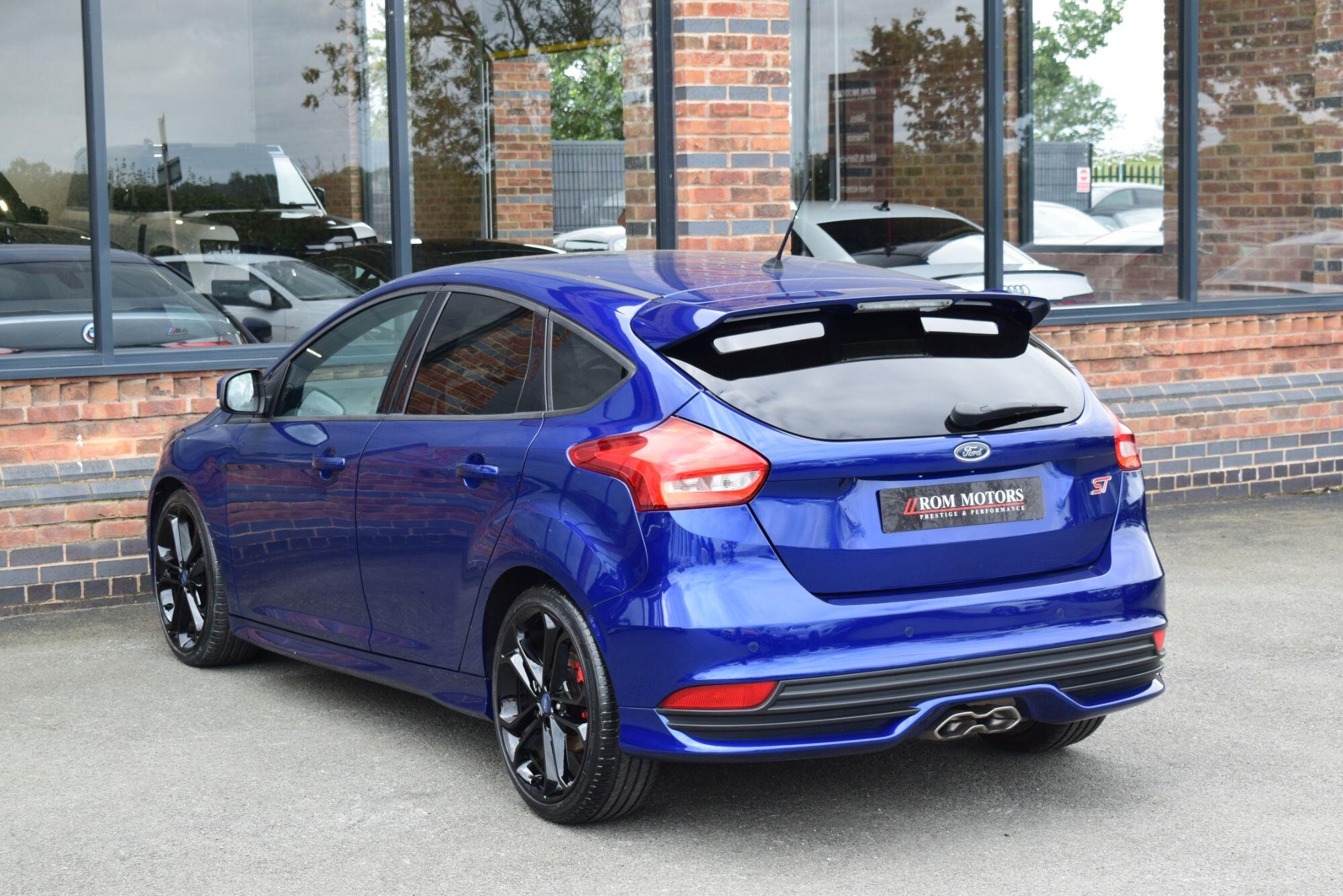 Ford Focus view 53