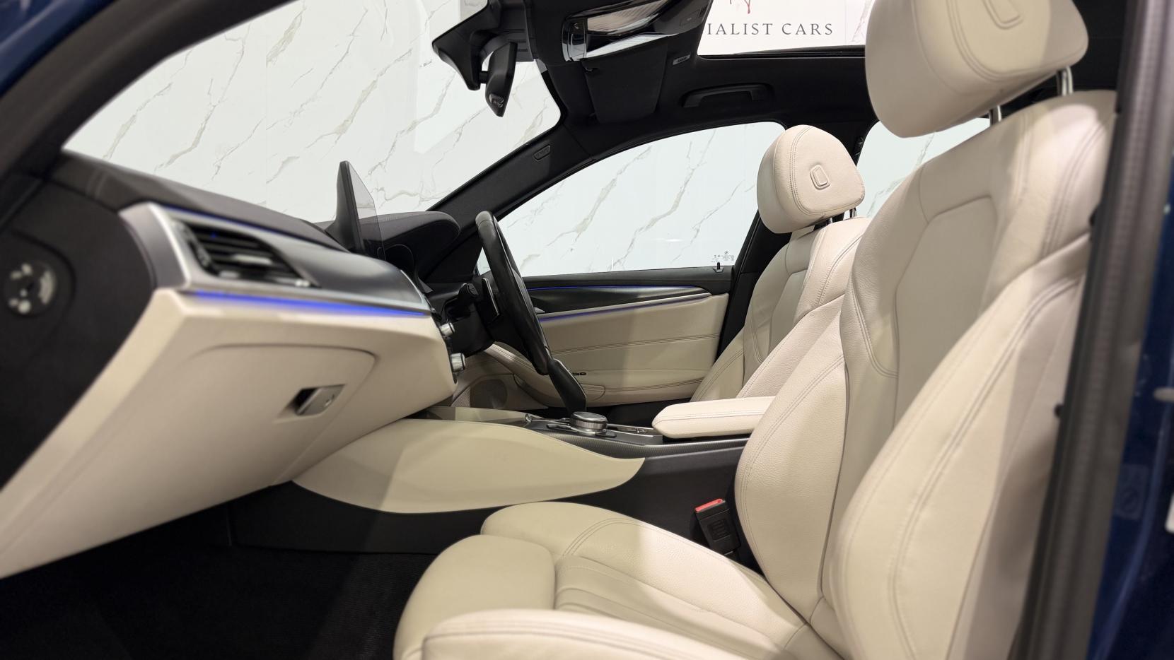 BMW 5 Series view 9