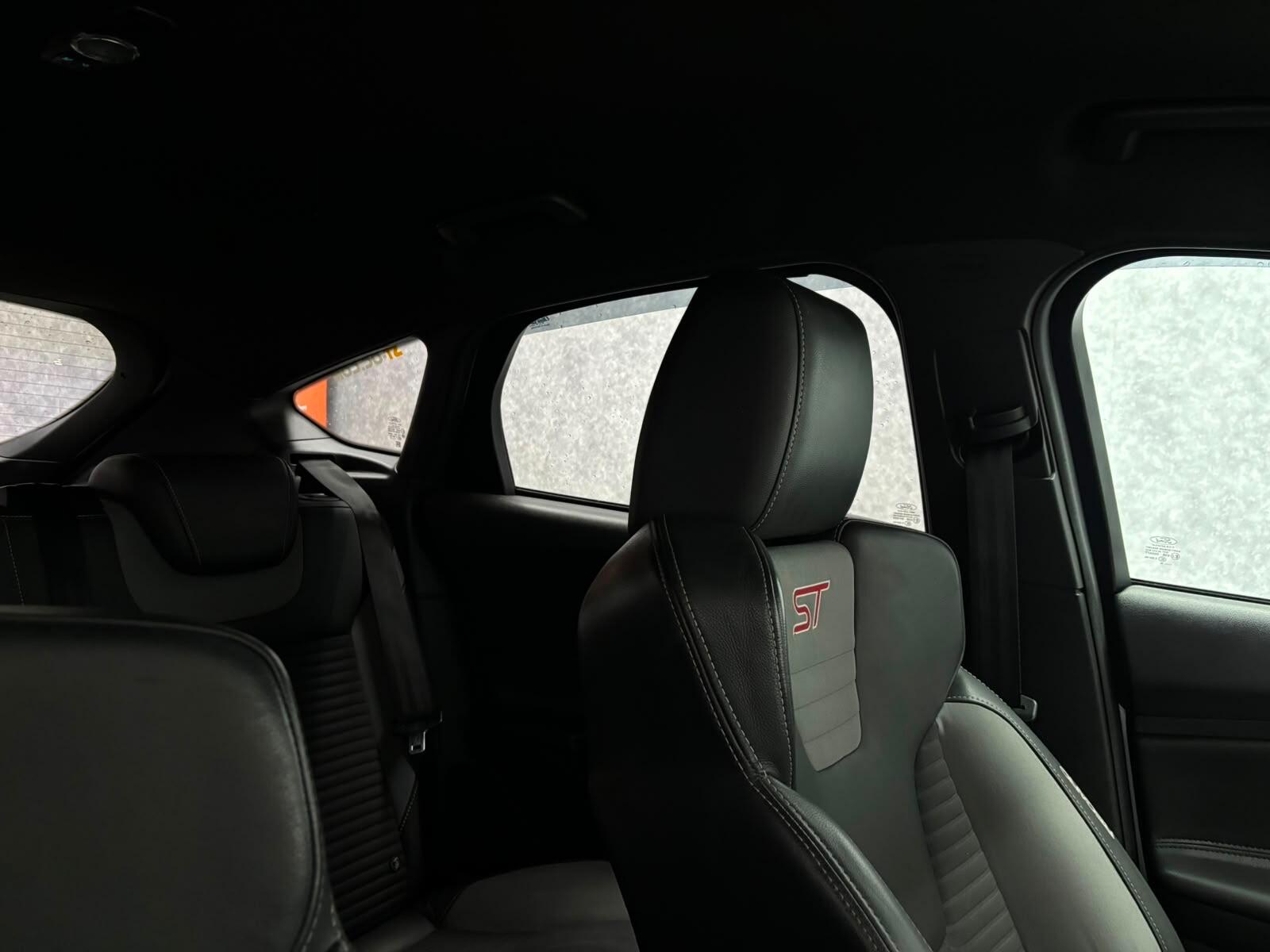 Ford Focus view 7