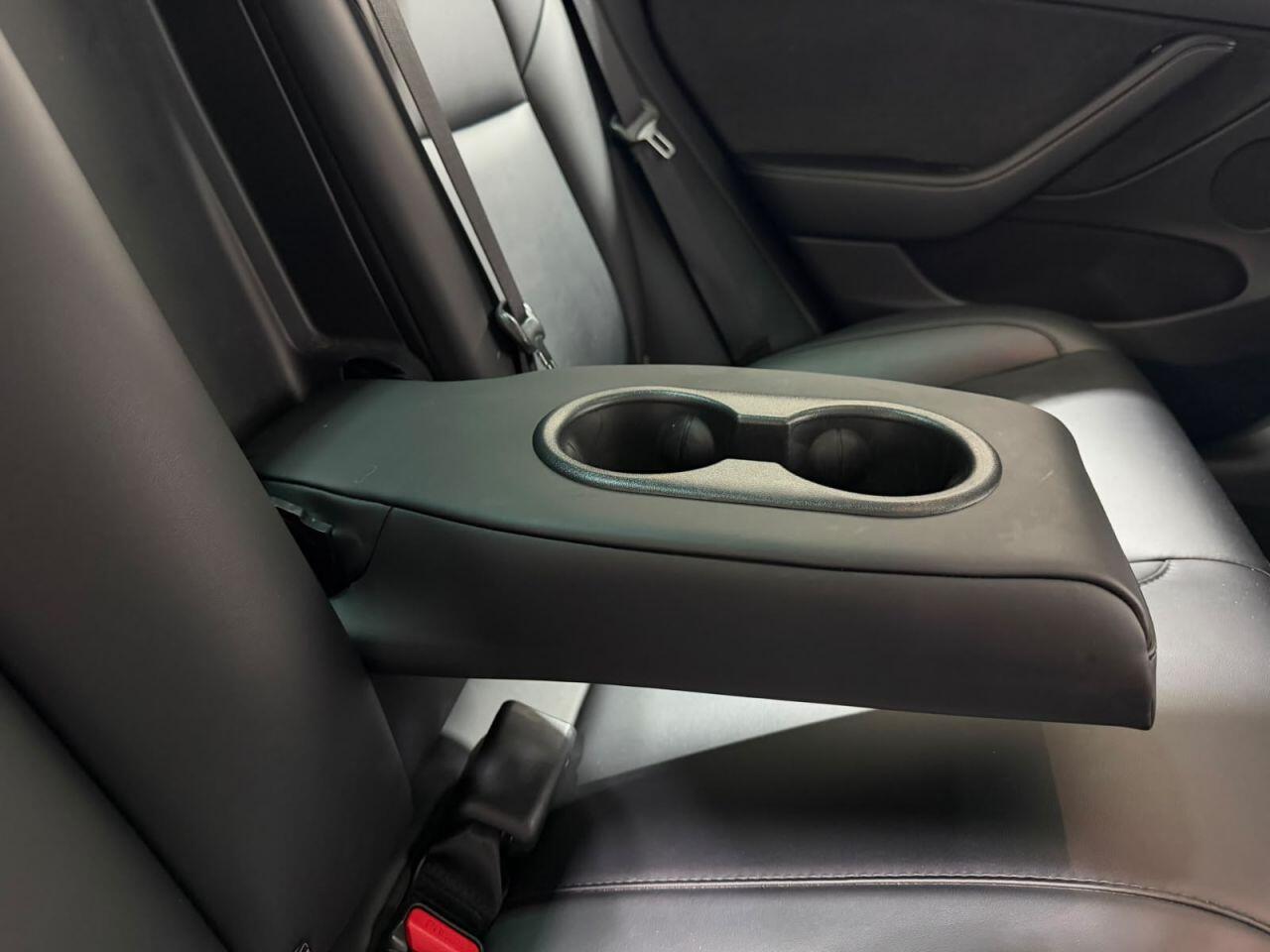 Tesla Model 3 view 32