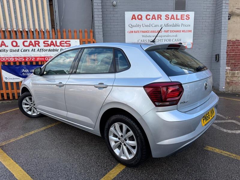 Volkswagen Polo view 5