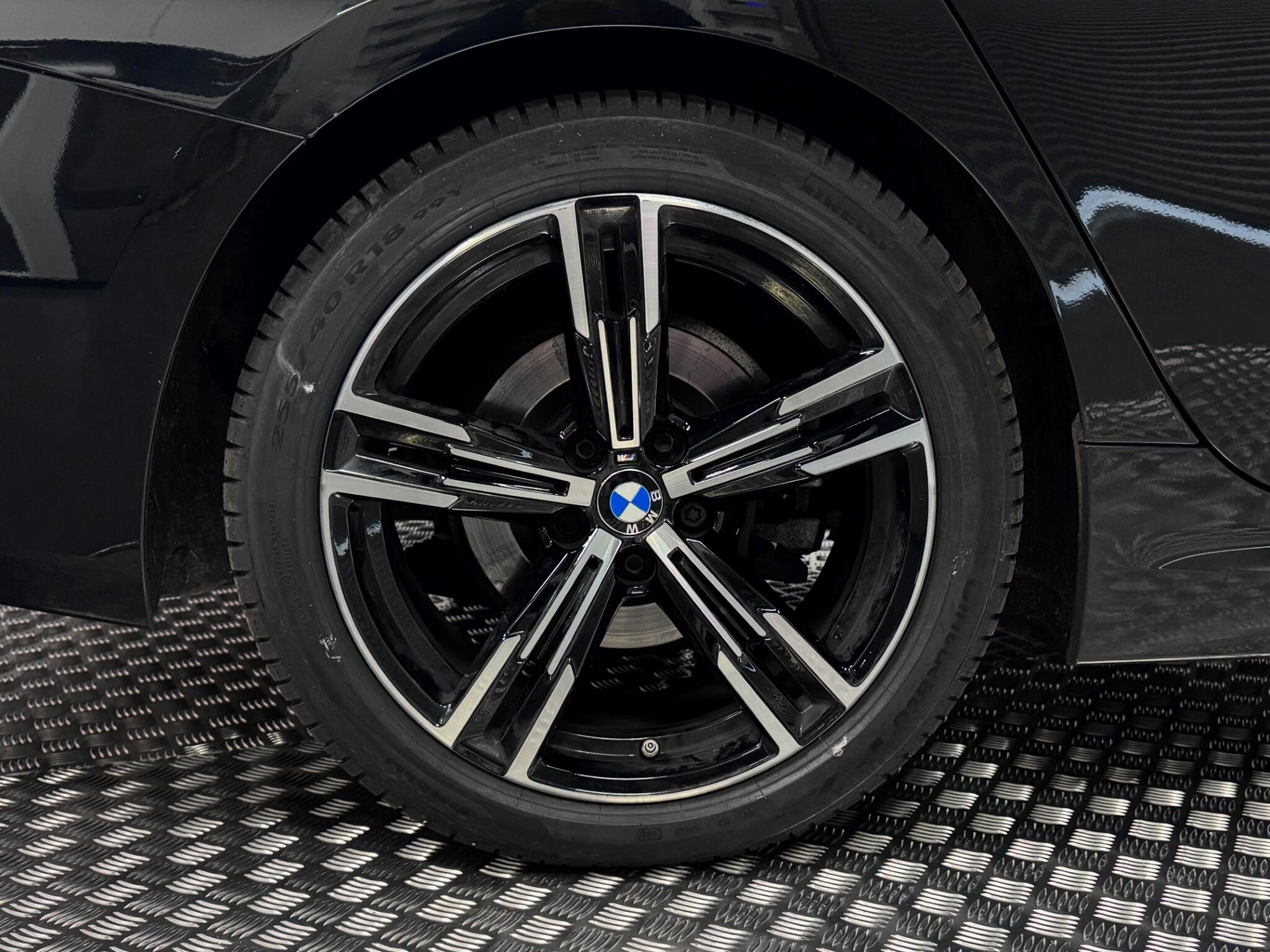 BMW 3 Series view 51