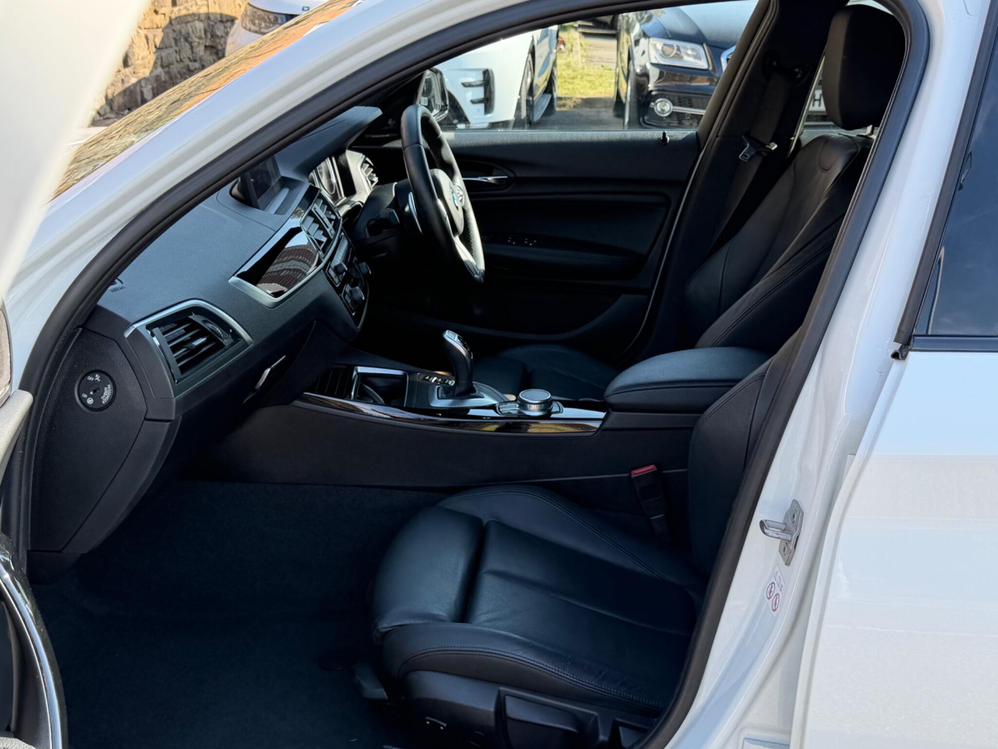BMW 1 Series view 16