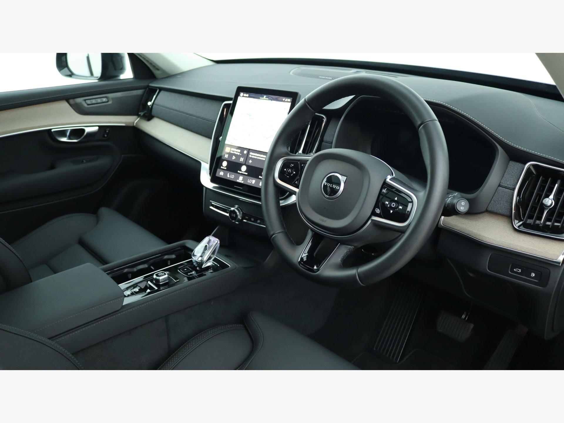 Volvo XC90 view 5