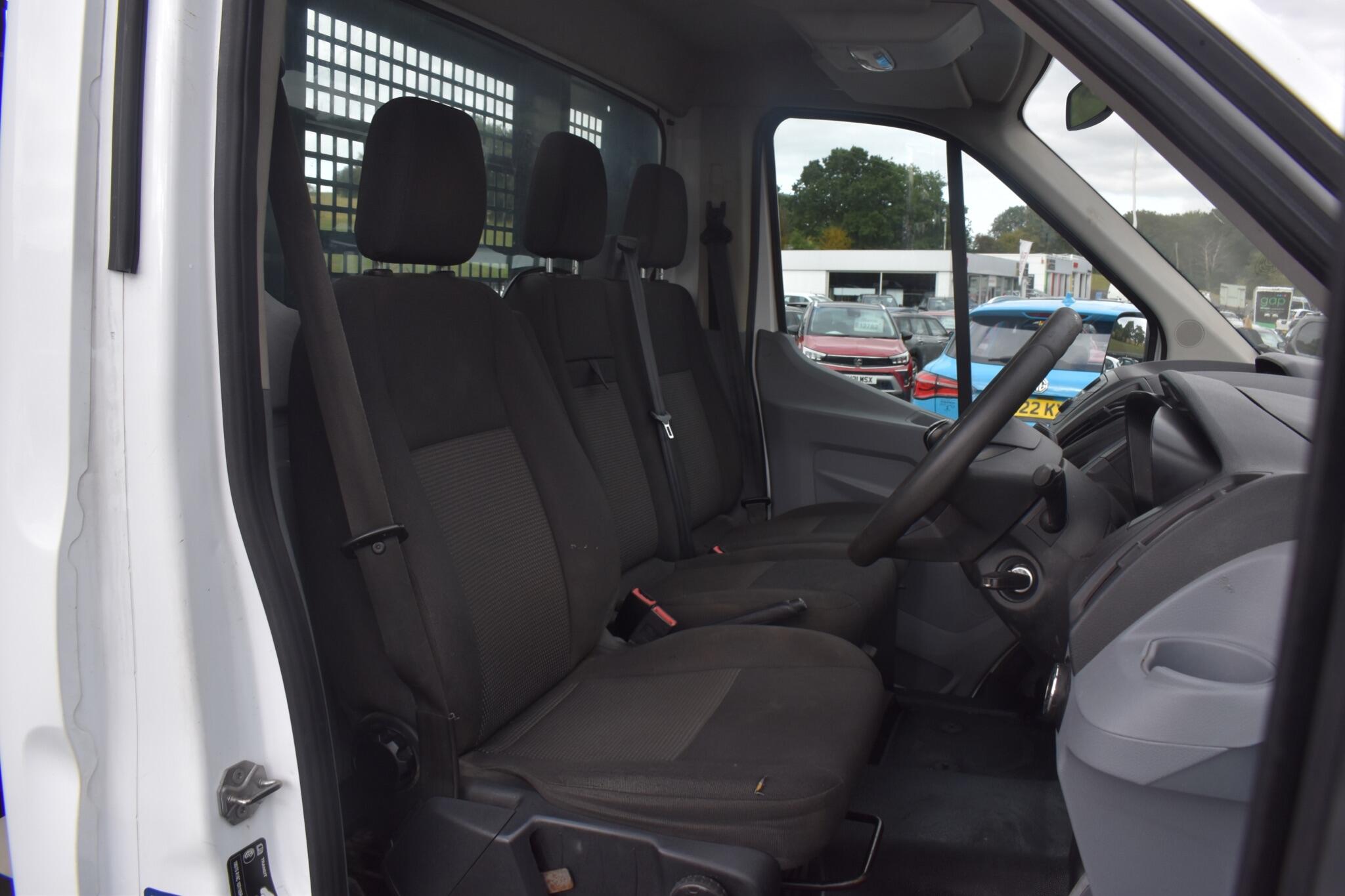 Transit - 2.0 350 EcoBlue RWD L2 H1 Euro 6 2dr (DRW) - Image 16