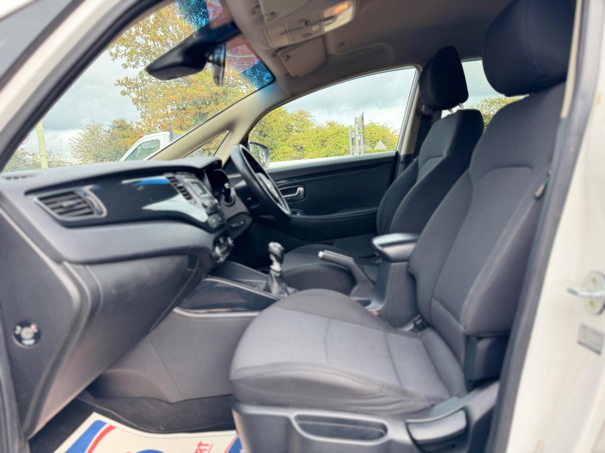 Kia Carens view 15