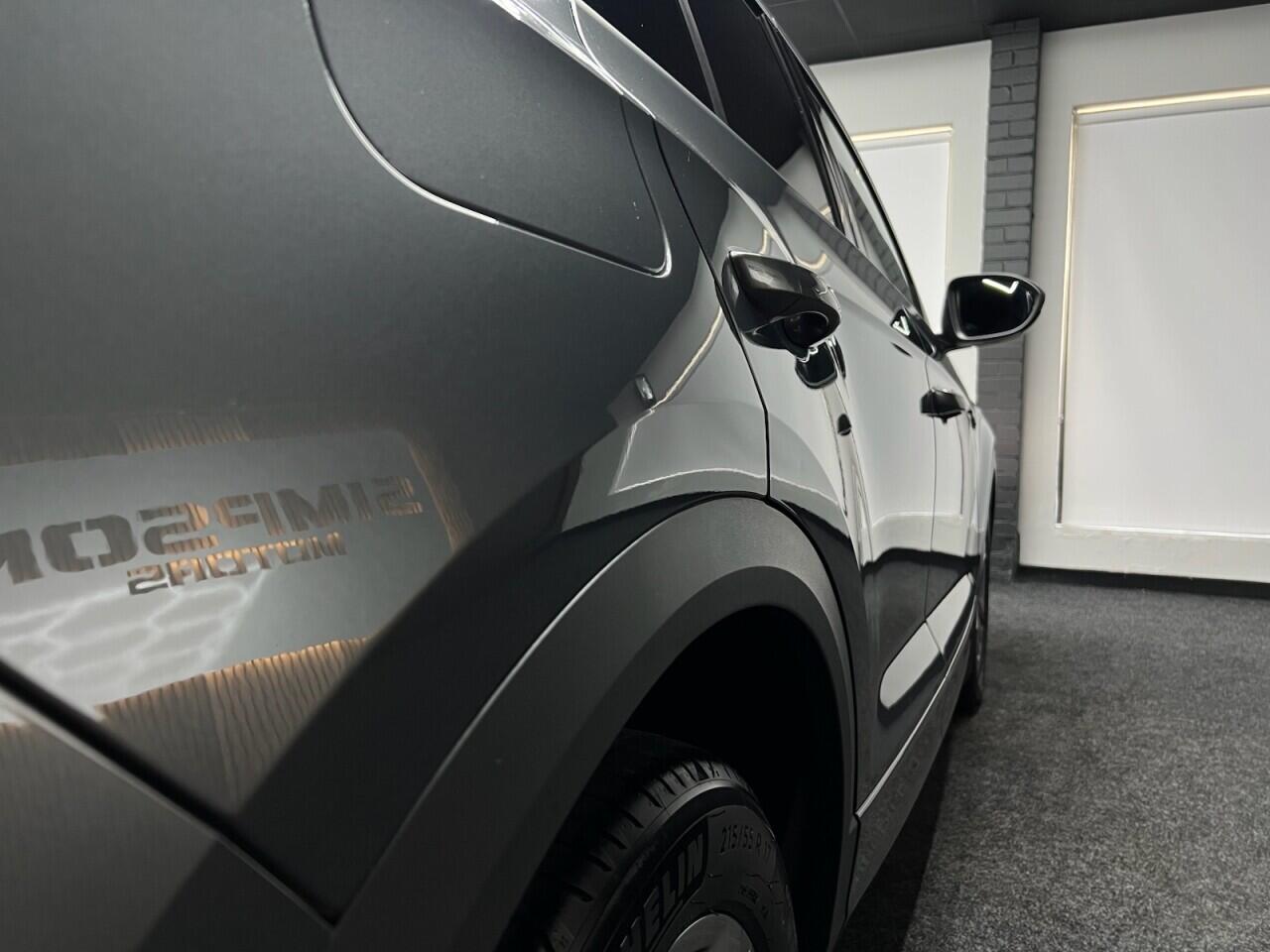 Volkswagen T-Roc view 13