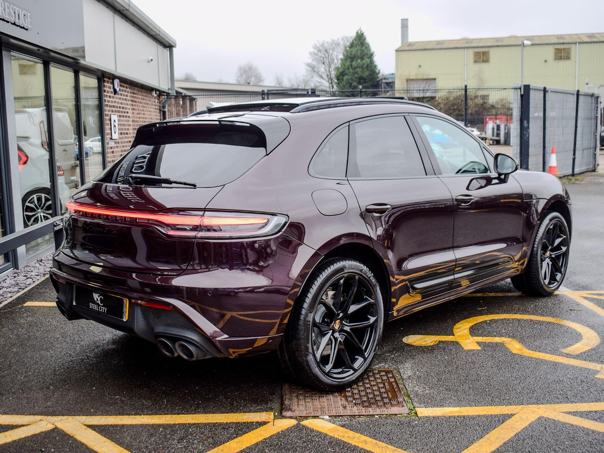 Porsche Macan view 7