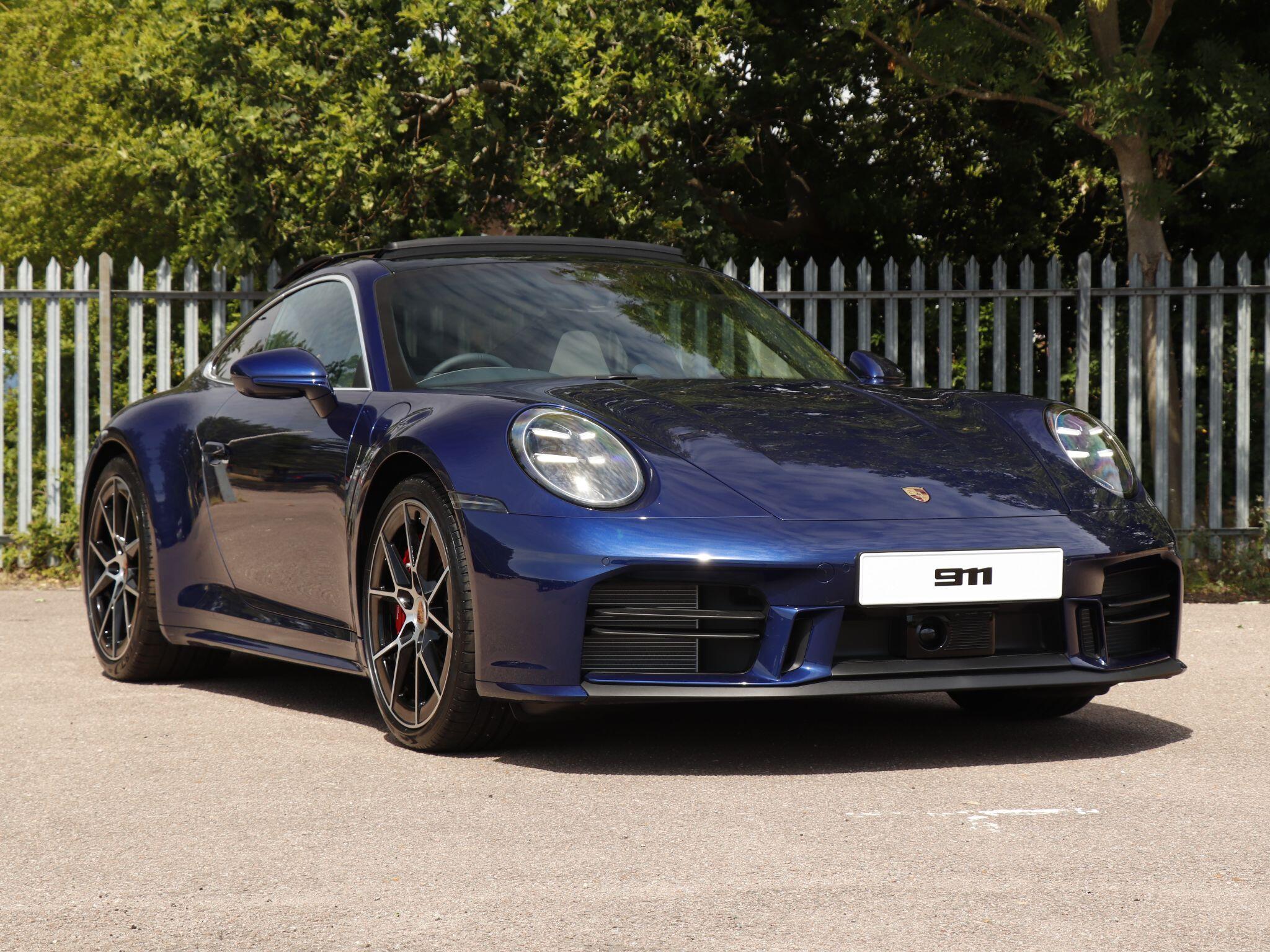 Porsche 911 view 38