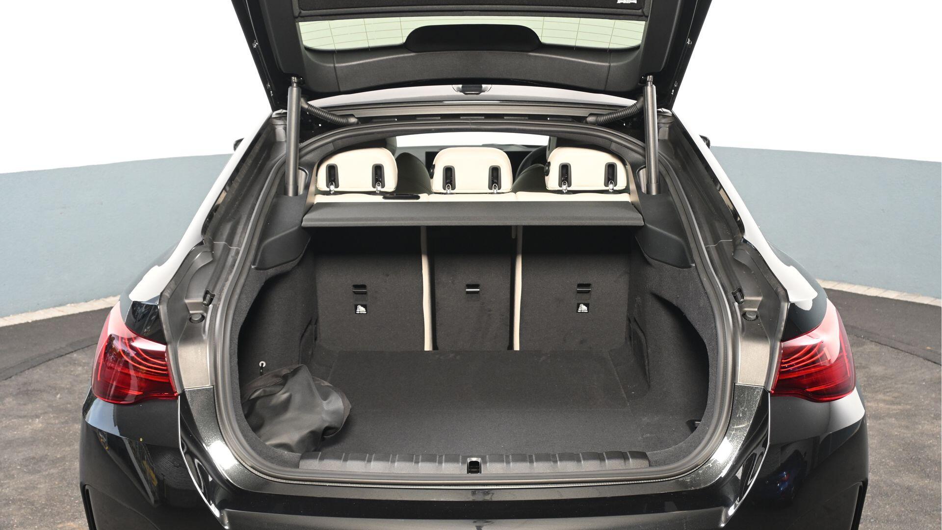 BMW i4 view 13