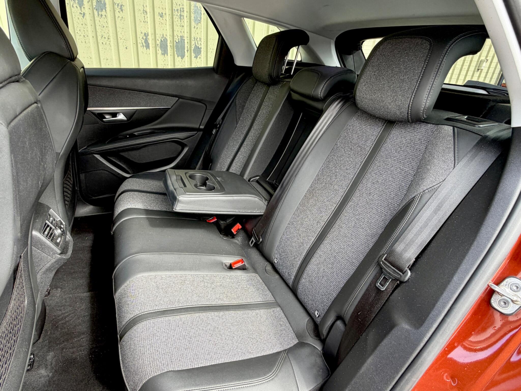 Peugeot 3008 view 16