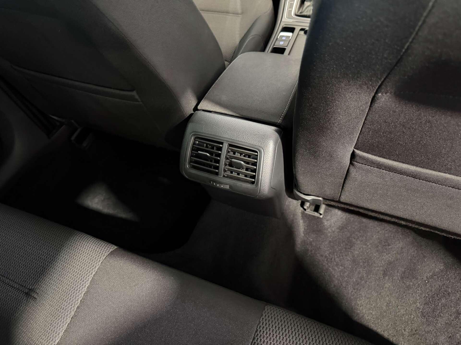 Volkswagen Golf view 49