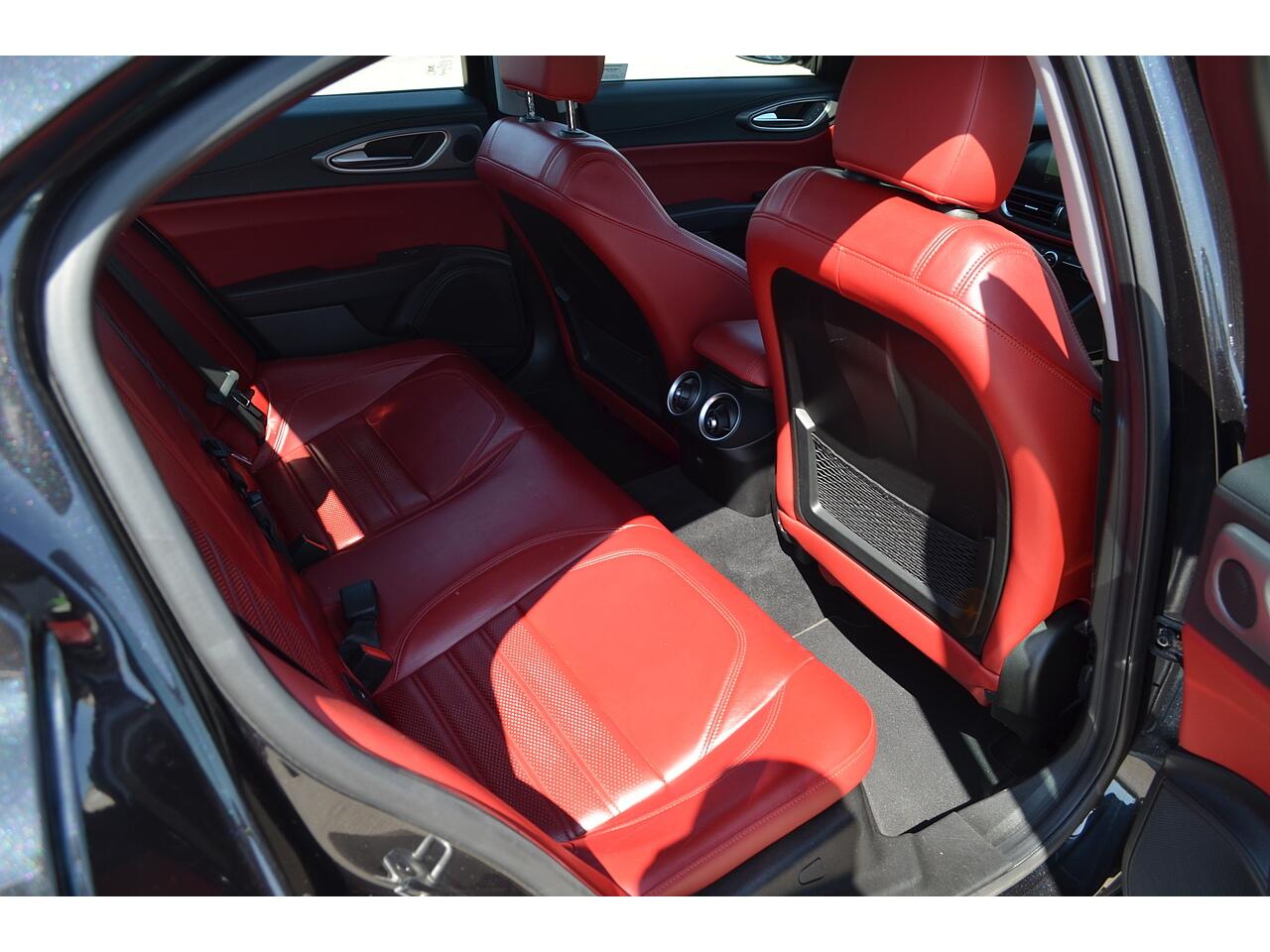 Alfa Romeo Giulia view 22