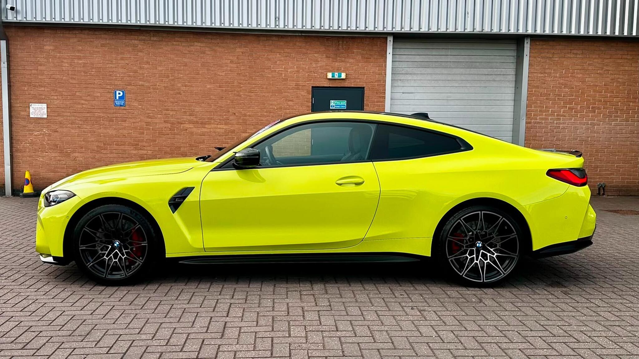 BMW M4 view 17