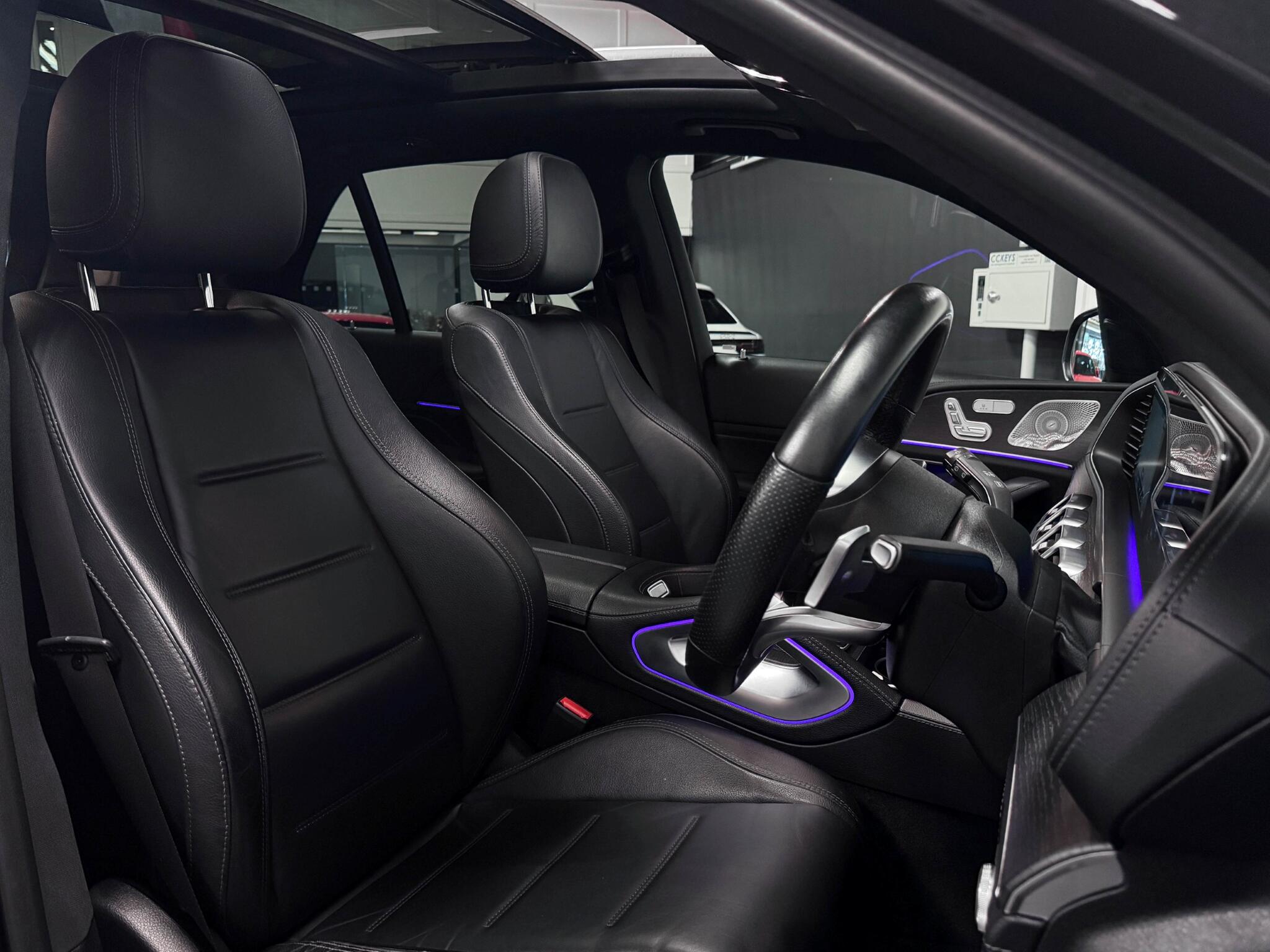 Mercedes-Benz Gle view 24
