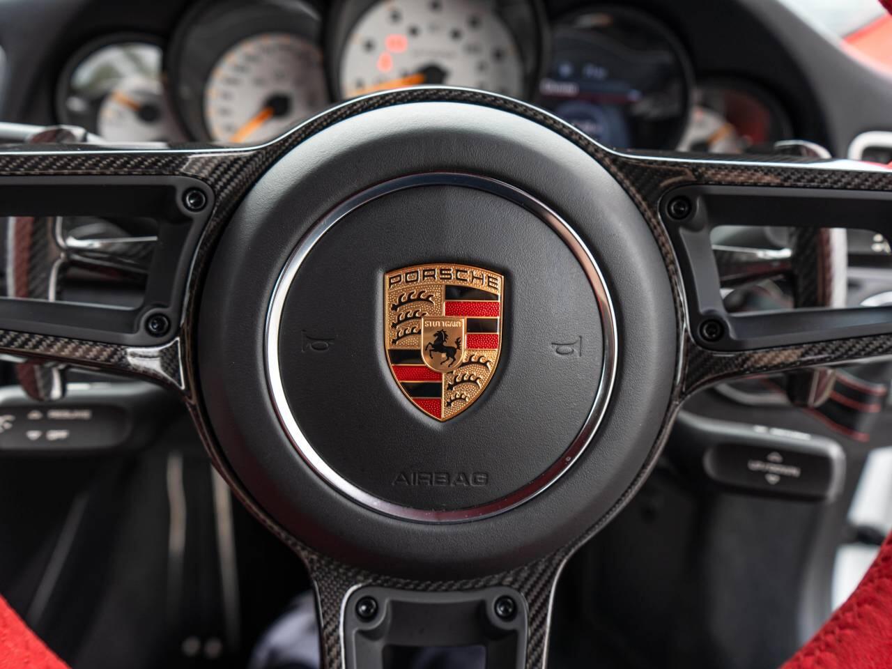 Porsche 911 view 27