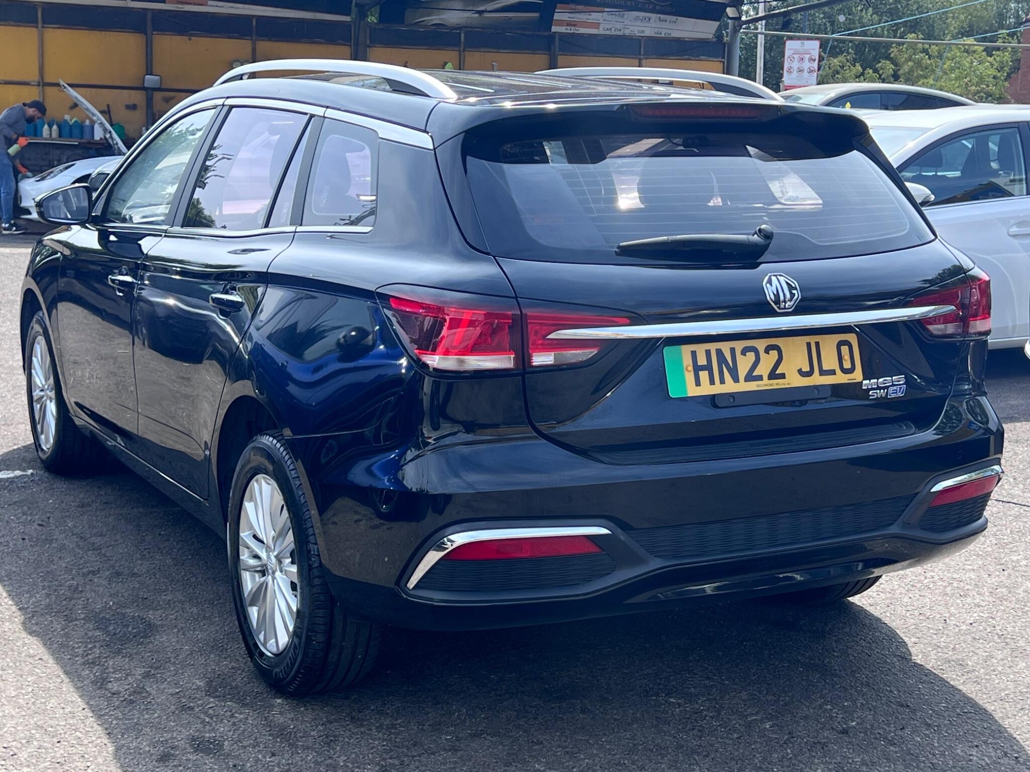MG MG5 view 15