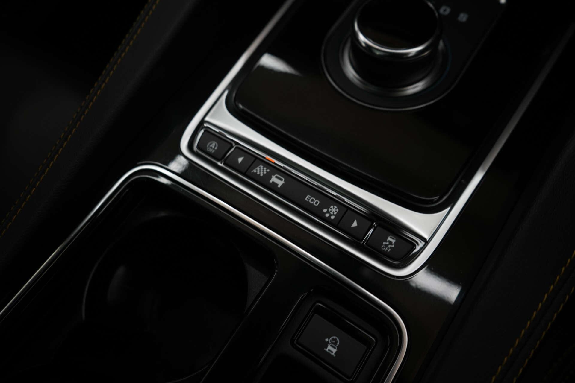 Jaguar F-Pace view 35
