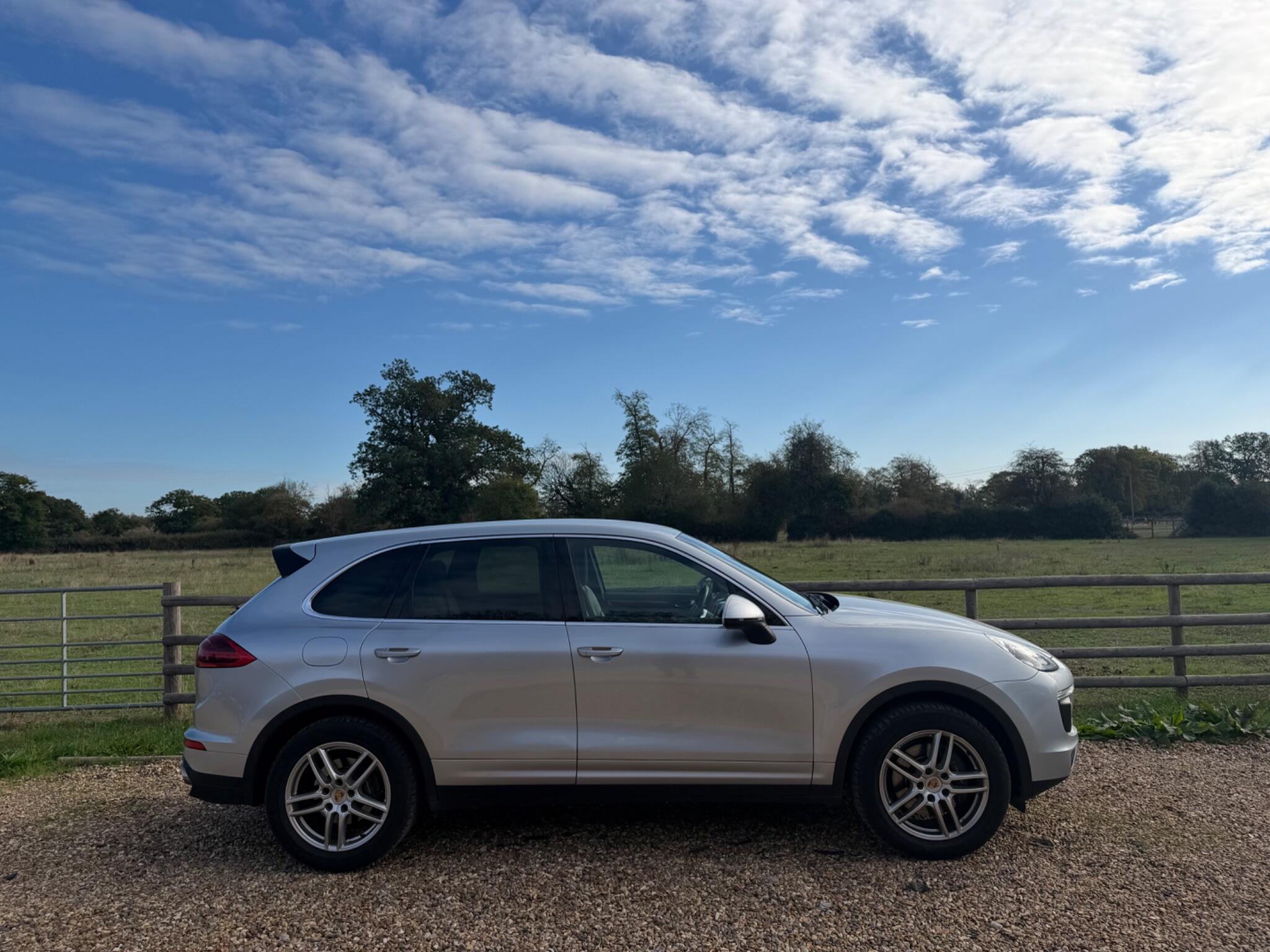 Porsche Cayenne view 9