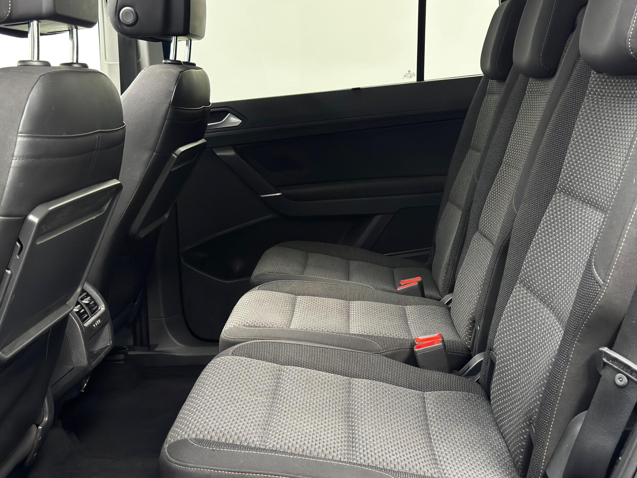 Volkswagen Touran view 64