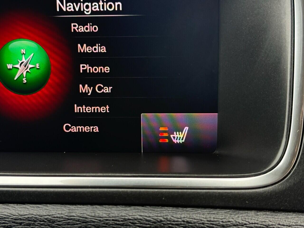 Volvo V40 Cross Country view 29