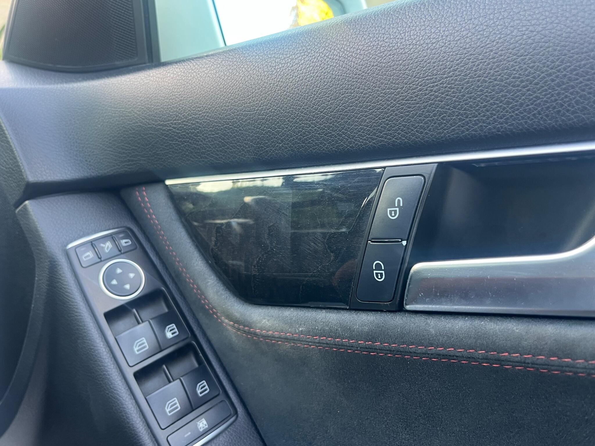 Mercedes-Benz C-Class view 47