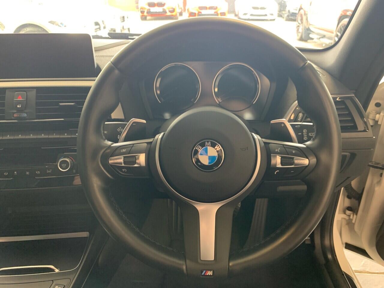 BMW 1 Series view 36