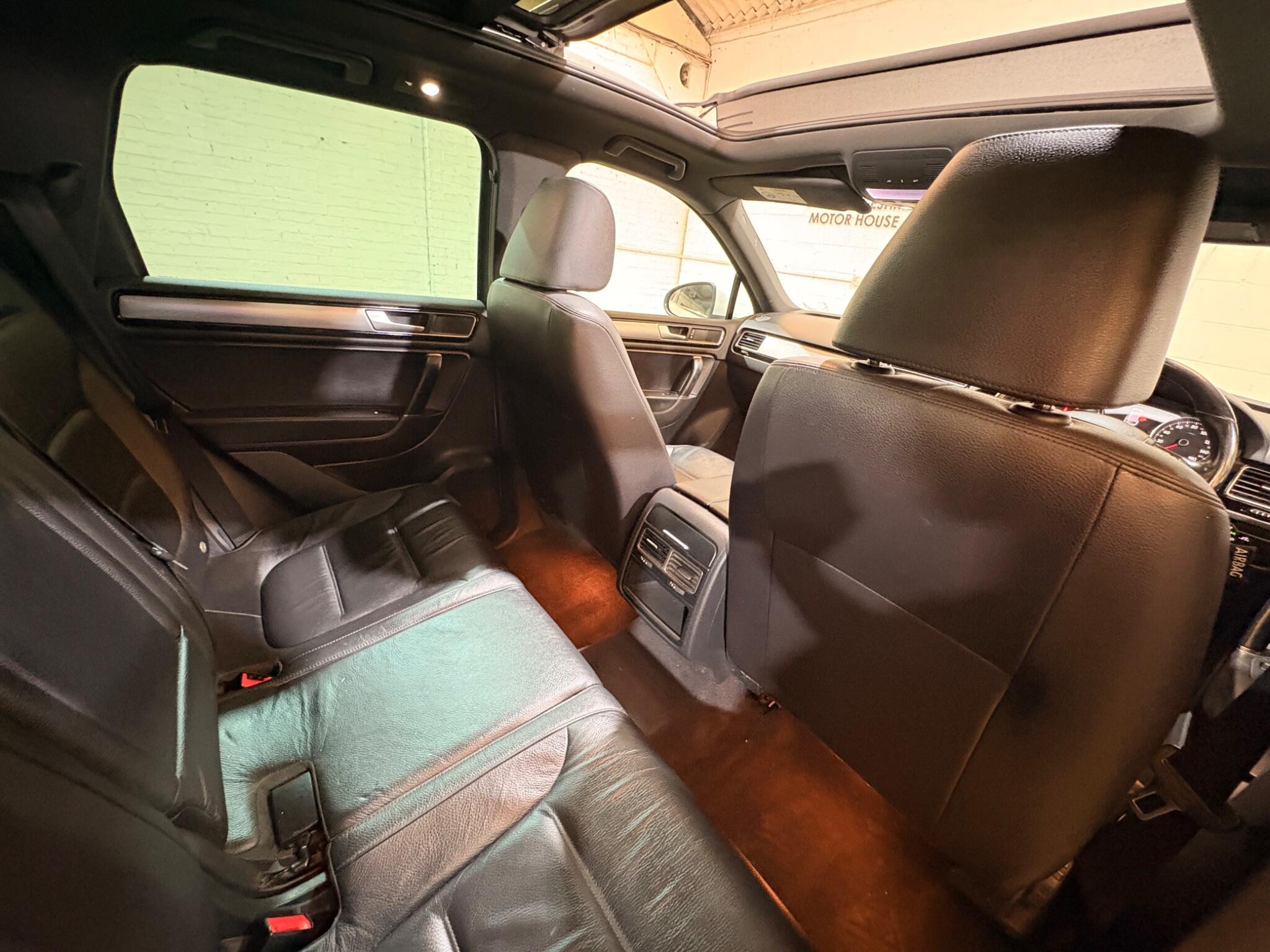 Volkswagen Touareg view 43