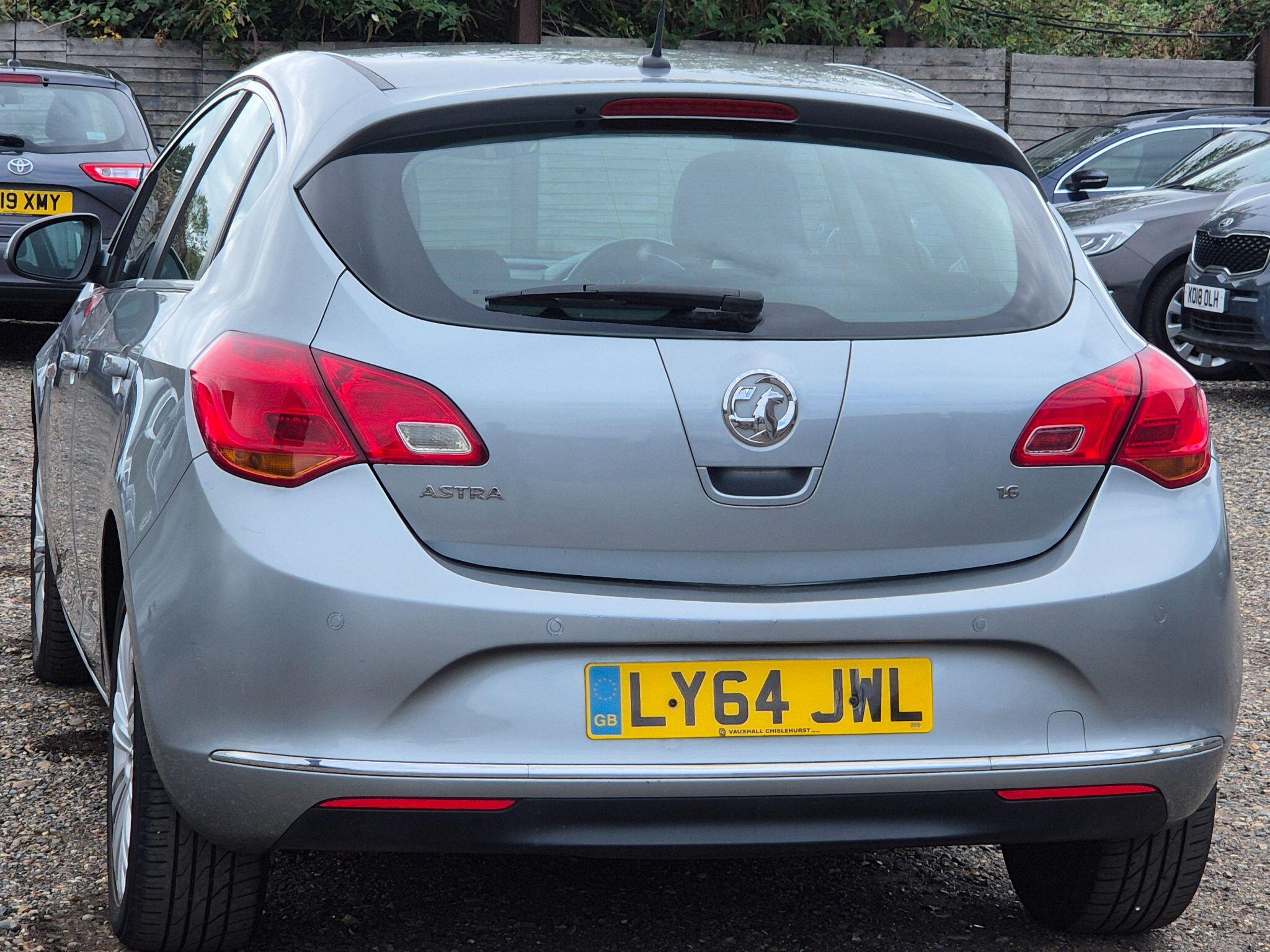 Vauxhall Astra view 4