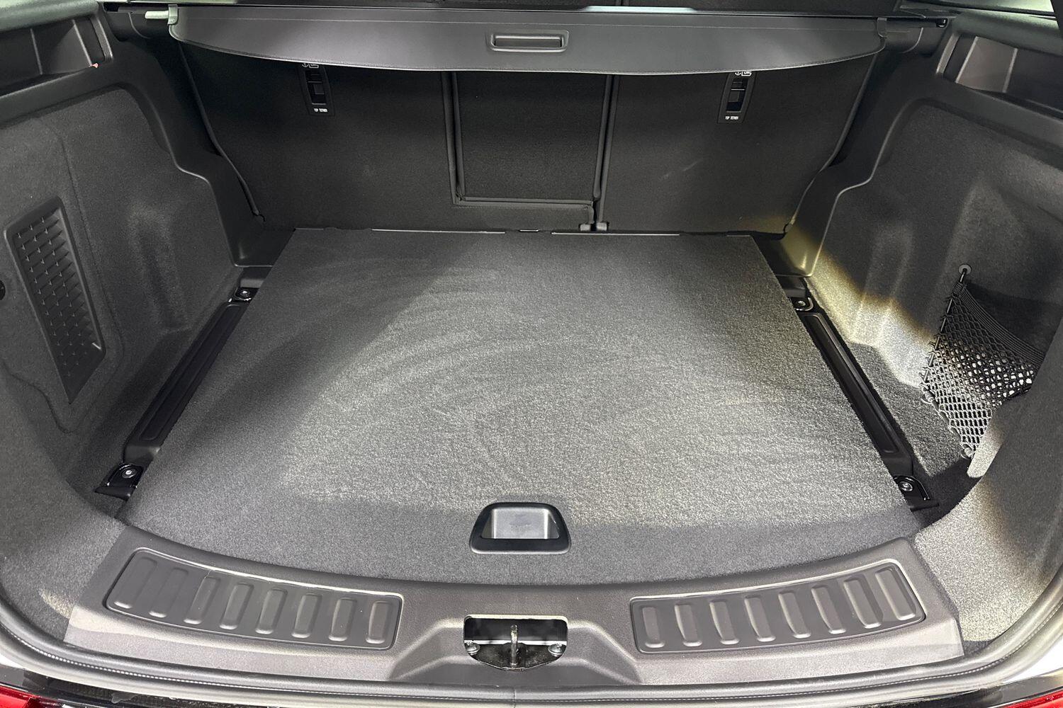 Land Rover Discovery Sport view 17