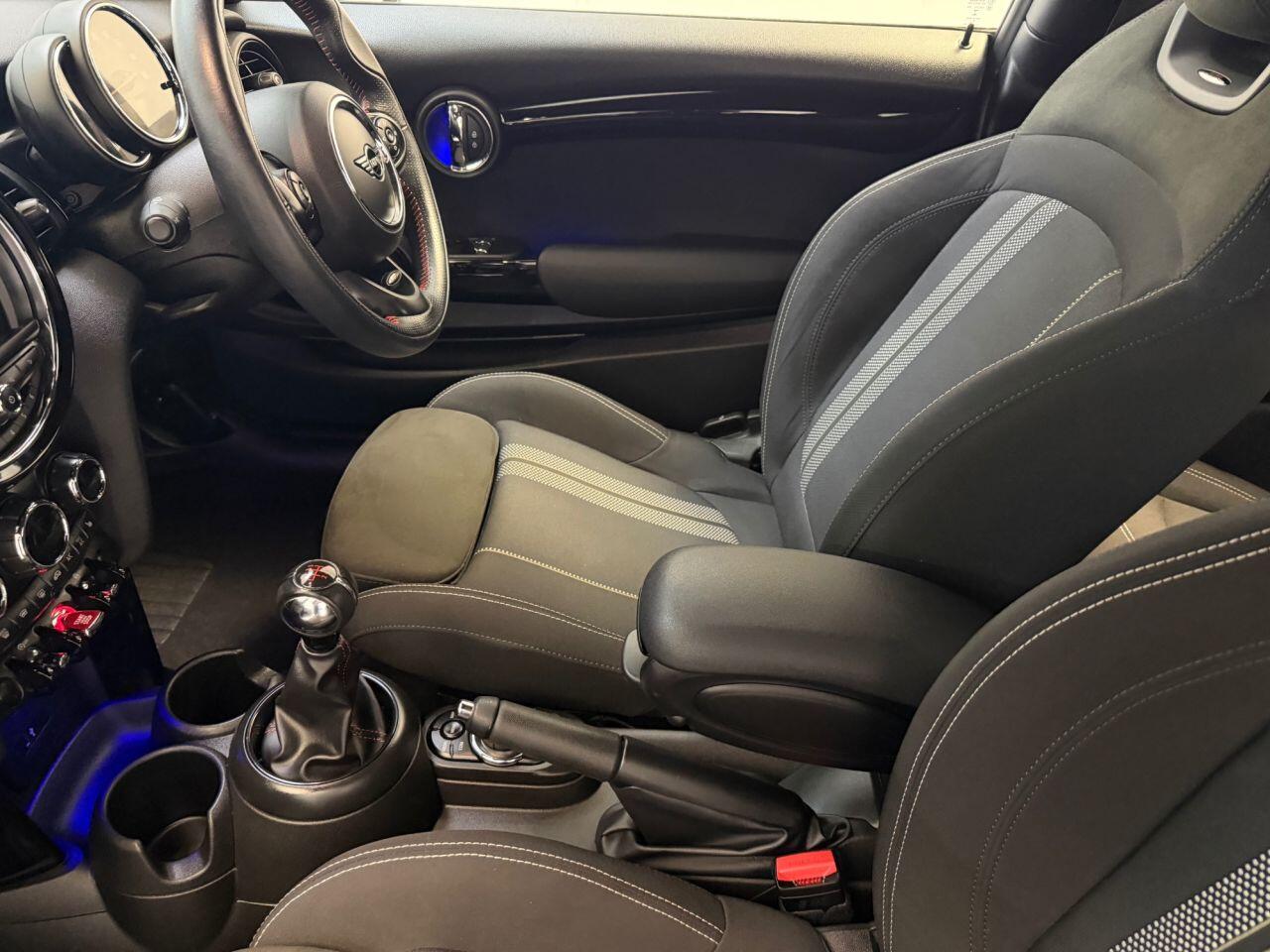 Mini Cooper view 20