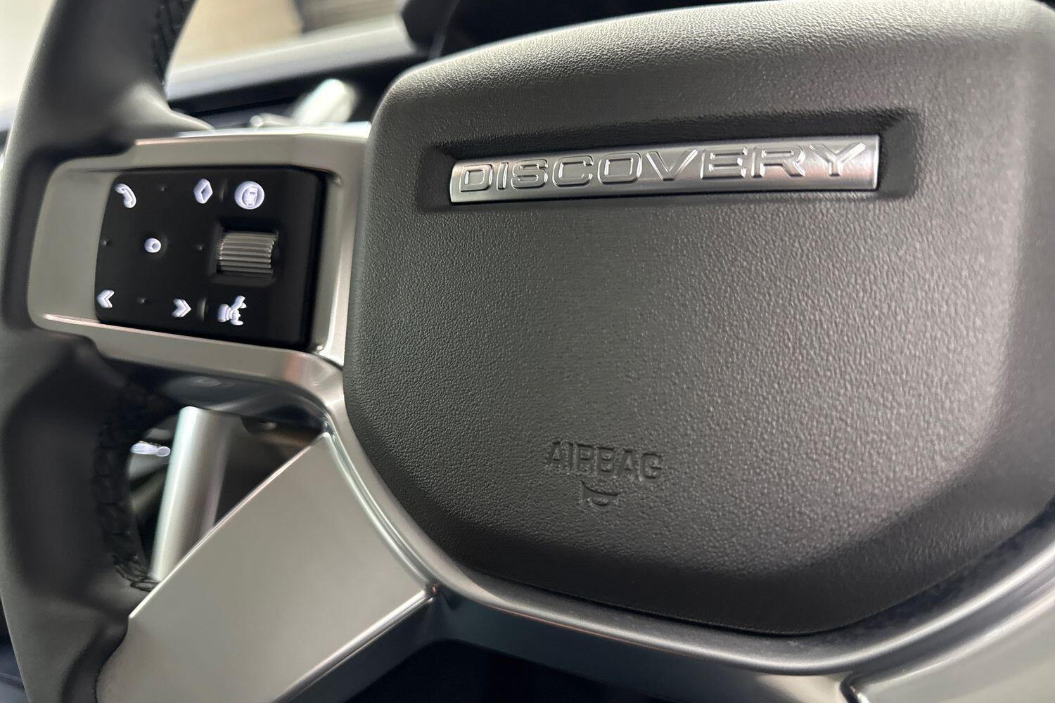 Land Rover Discovery view 25