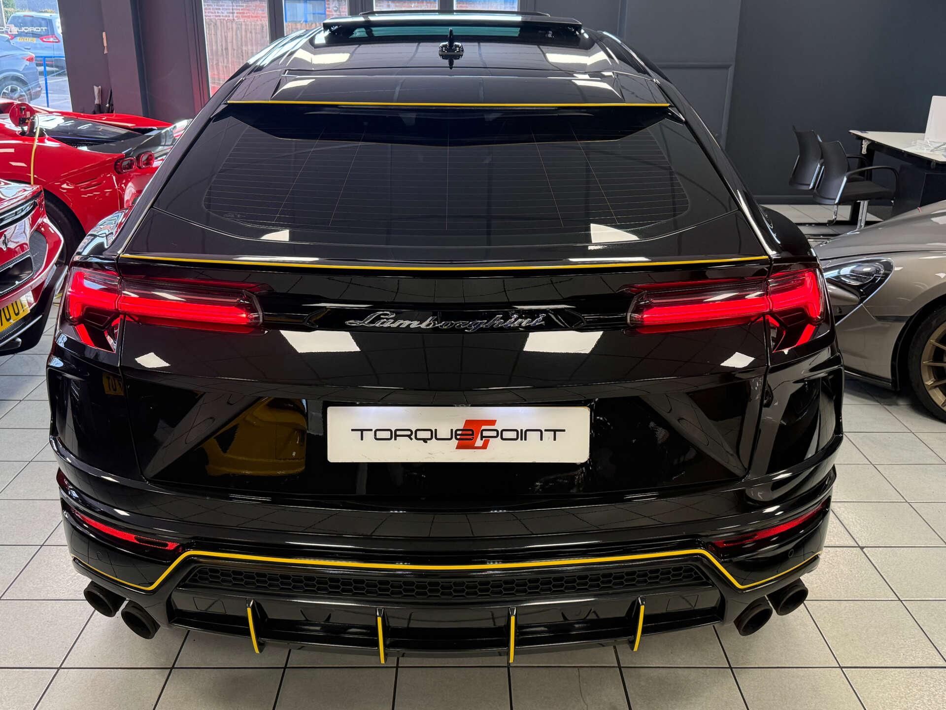 Lamborghini Urus view 7