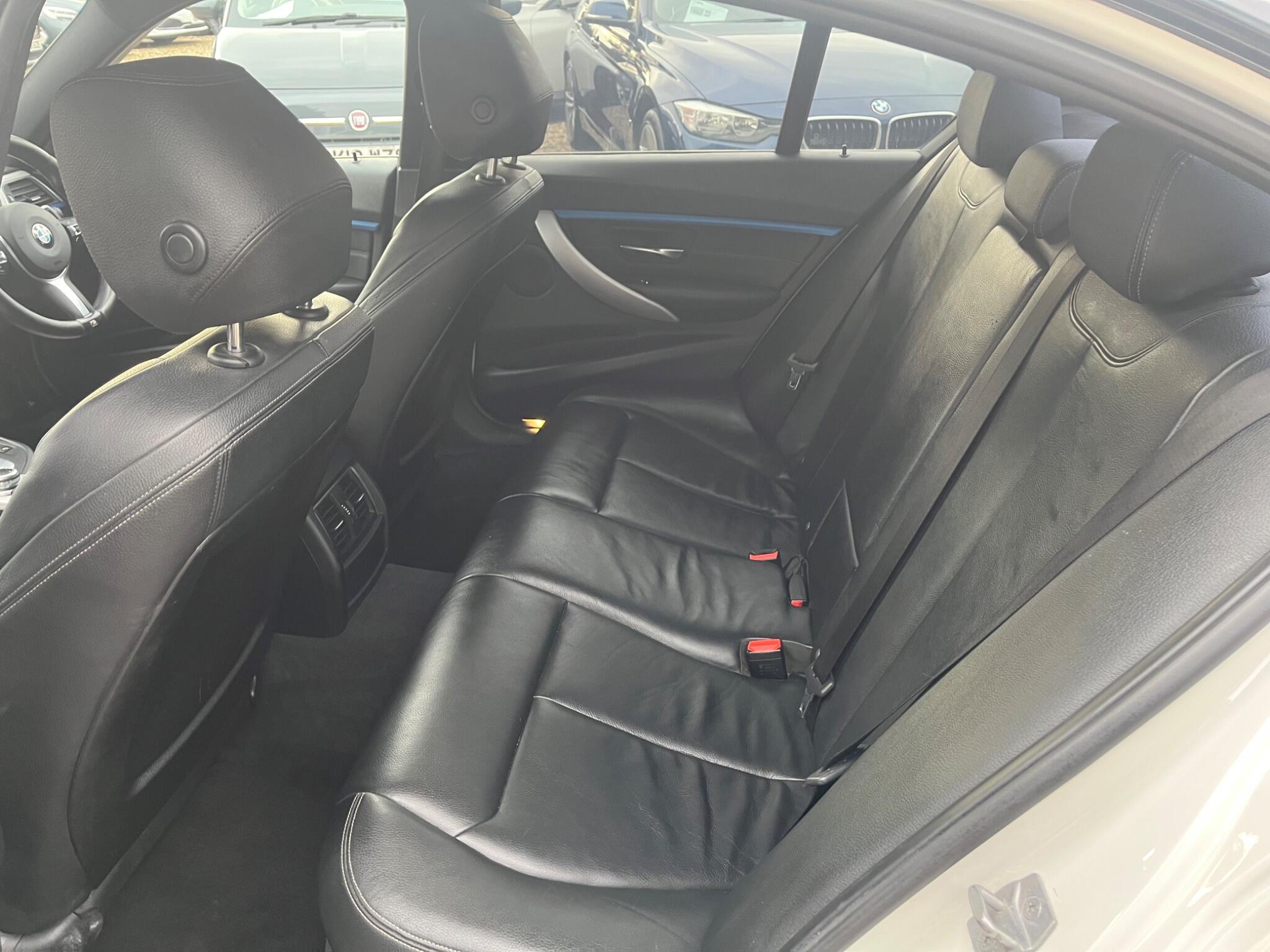 BMW 3 Series view 12