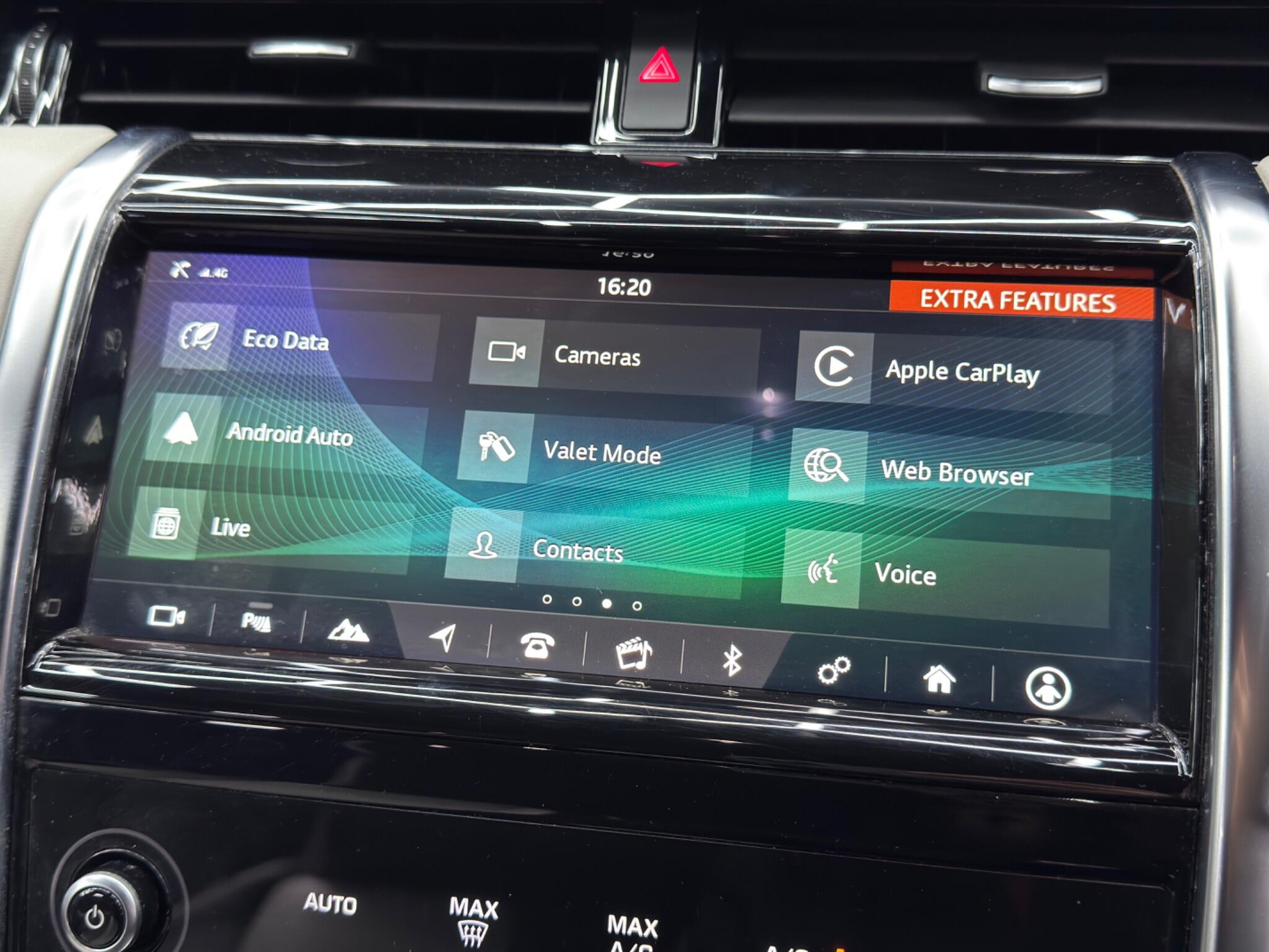 Land Rover Discovery Sport view 31