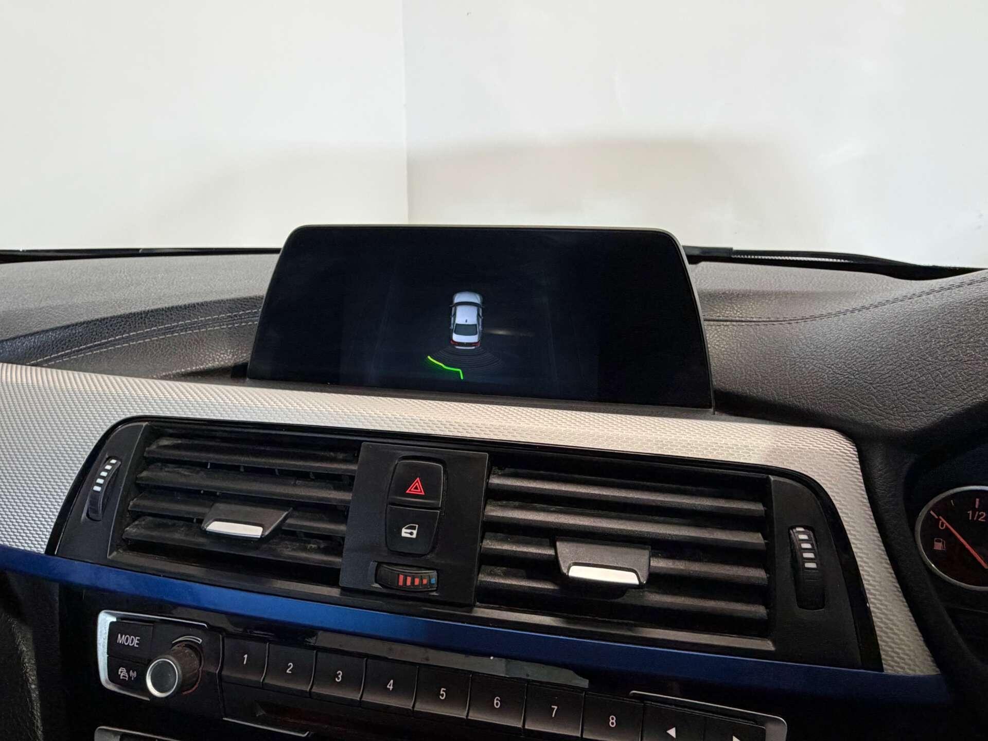 BMW 3 Series view 30