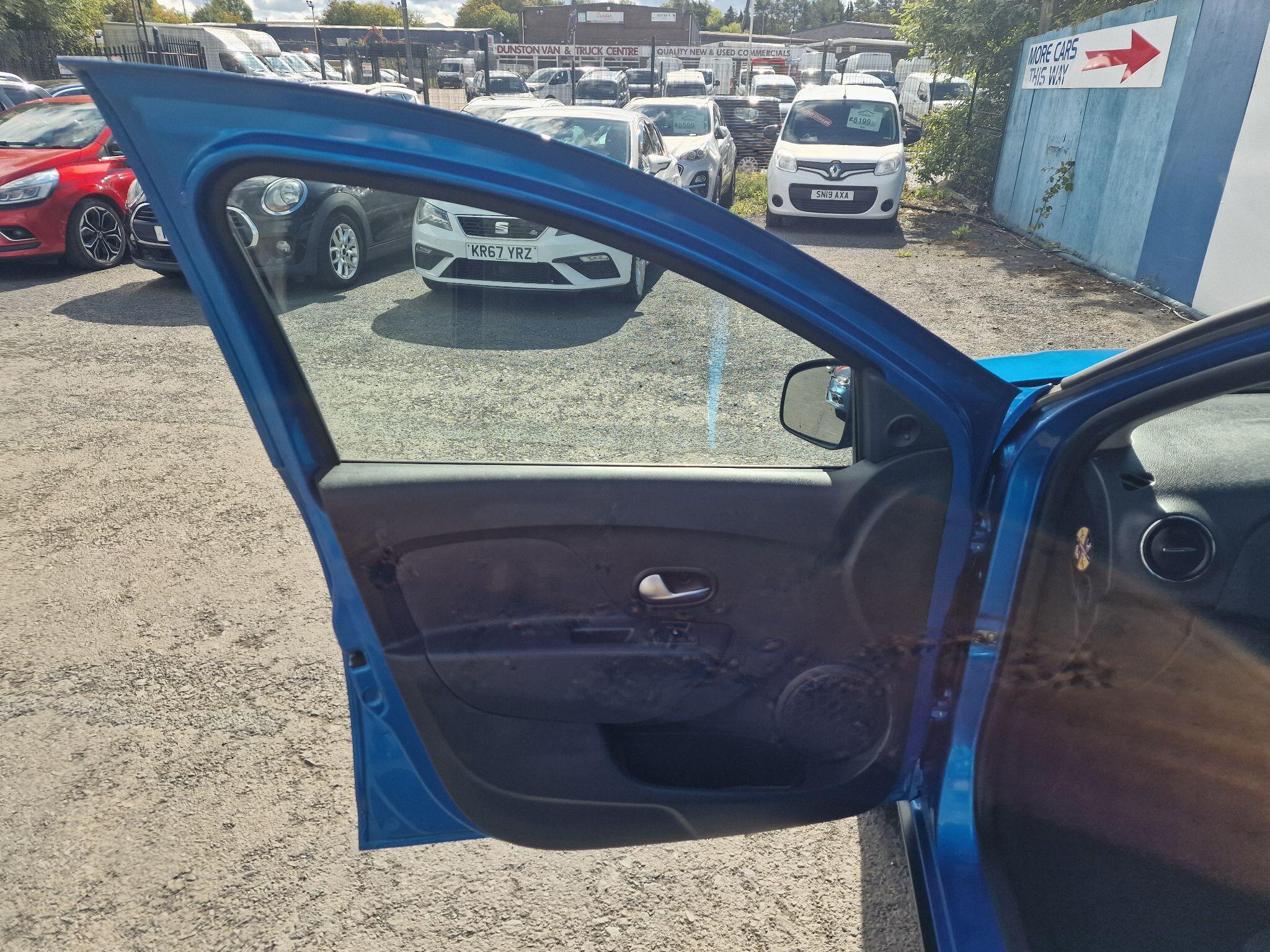 Dacia Sandero view 31