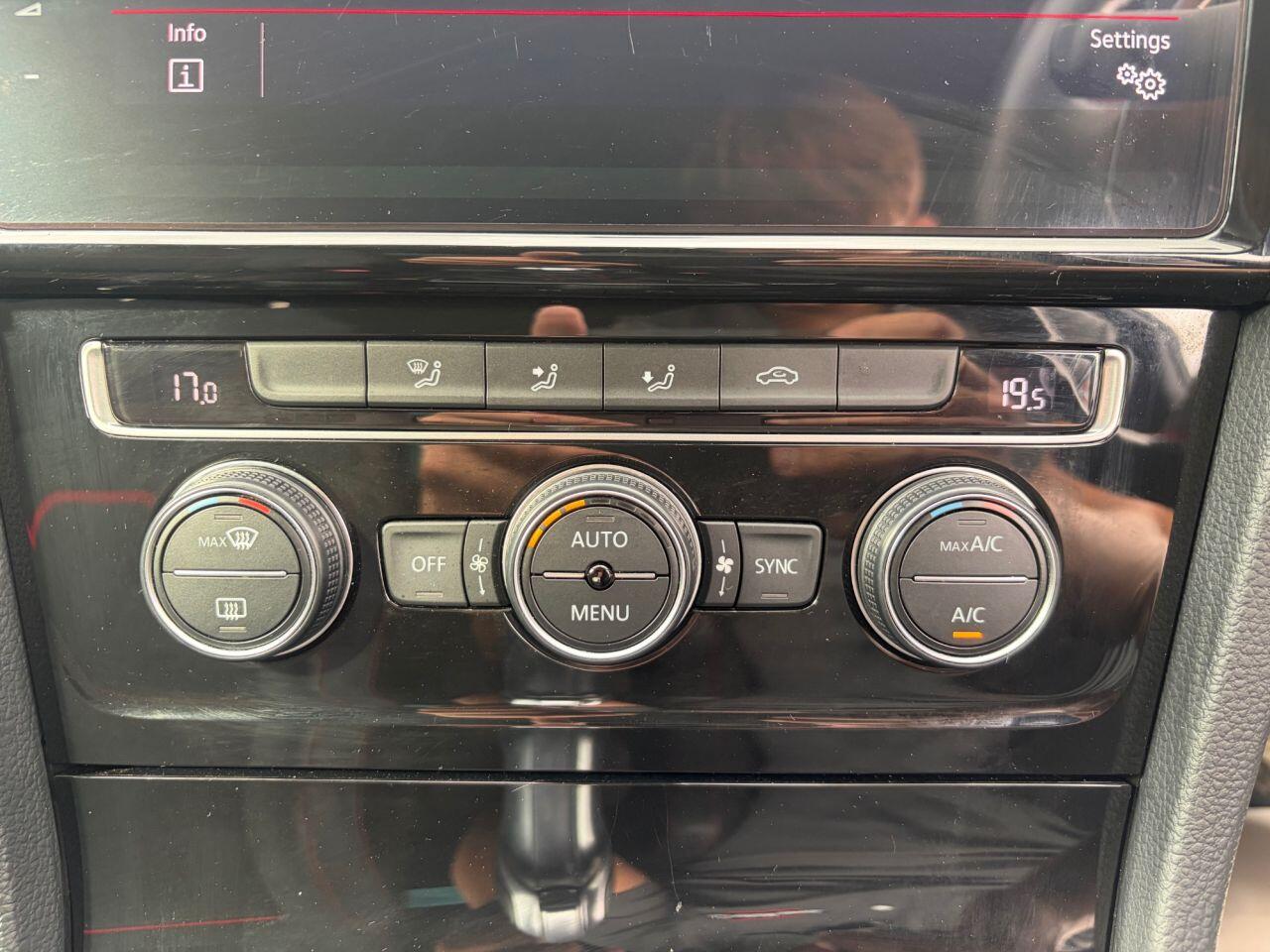 Volkswagen Golf view 33