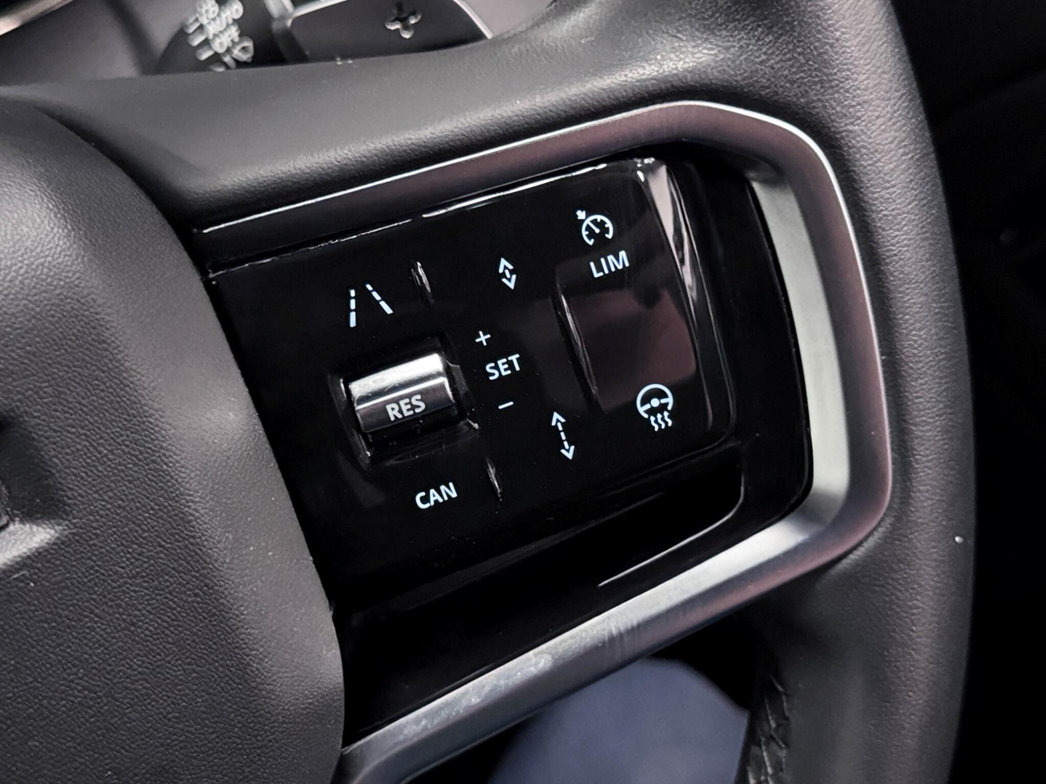 Land Rover Range Rover Evoque view 26