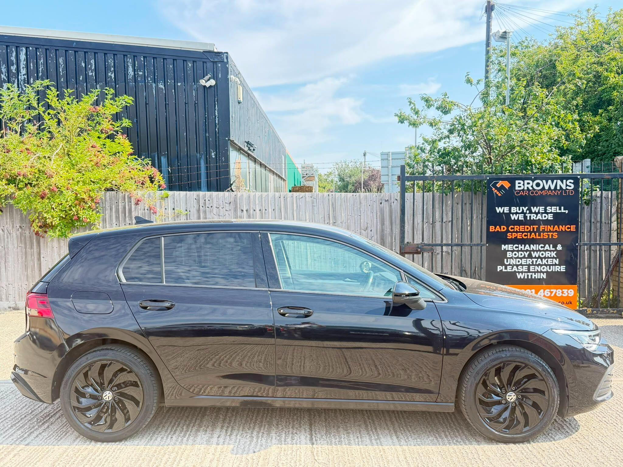 Volkswagen Golf view 2