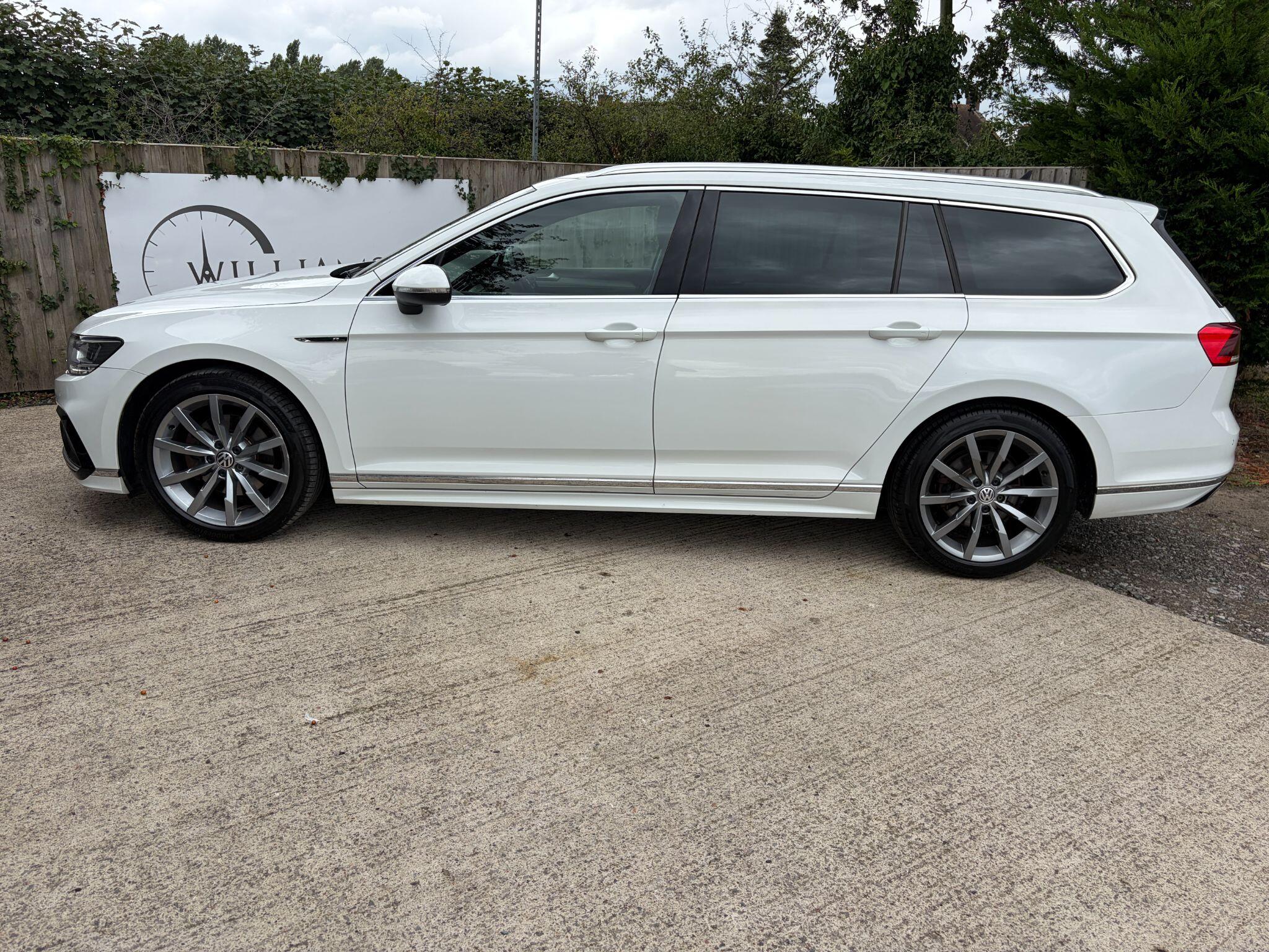 Volkswagen Passat view 7