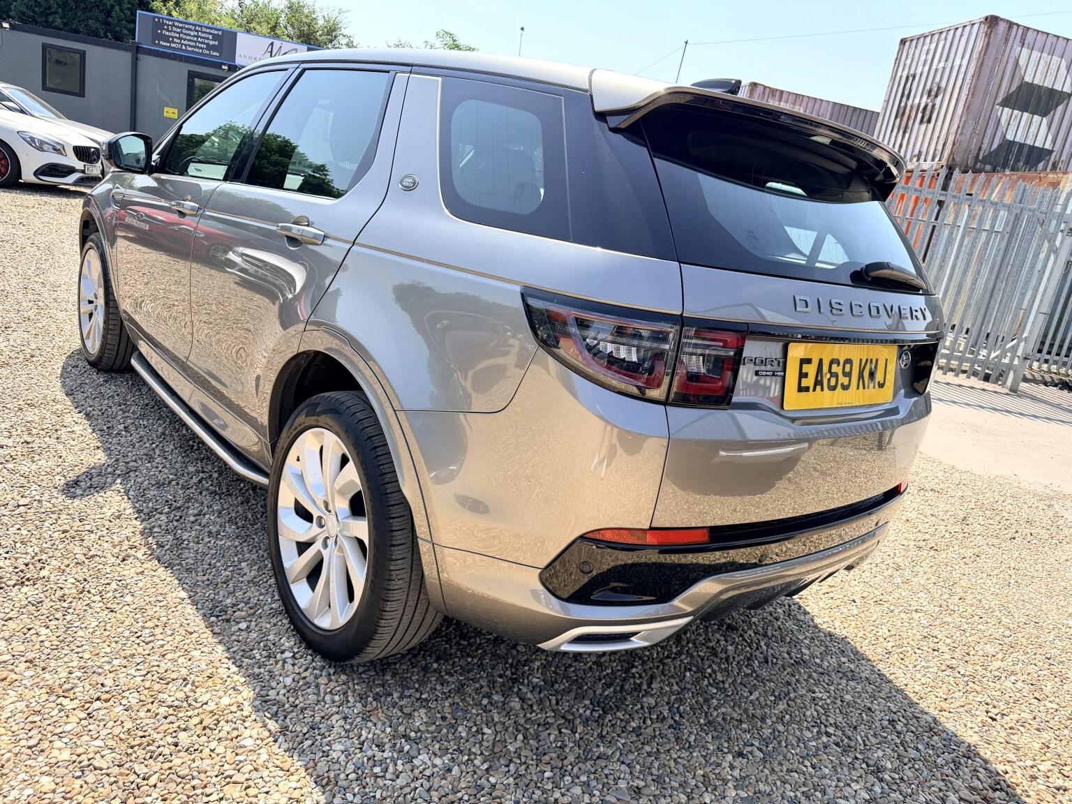 Land Rover Discovery Sport view 7