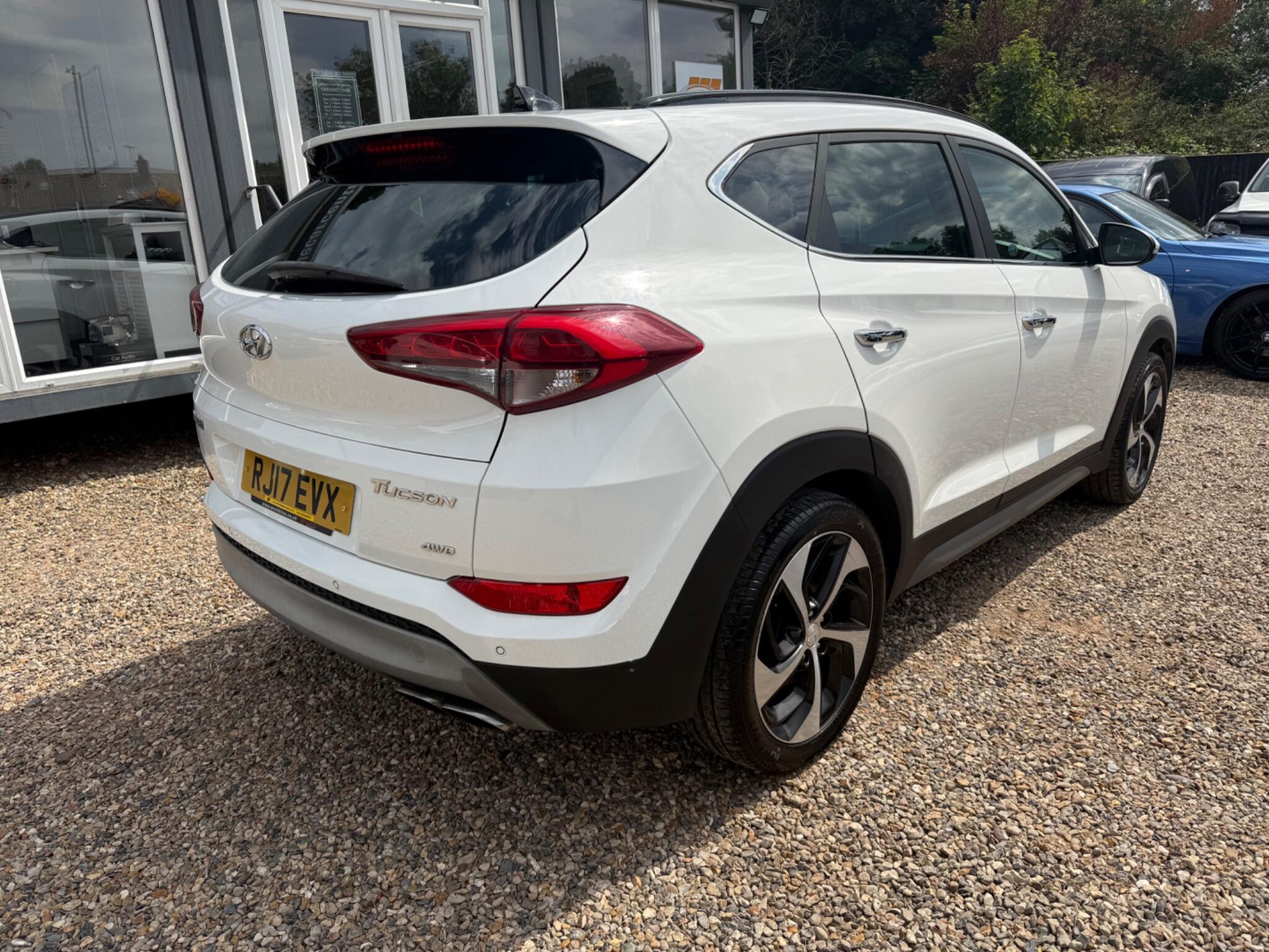 Hyundai Tucson view 3