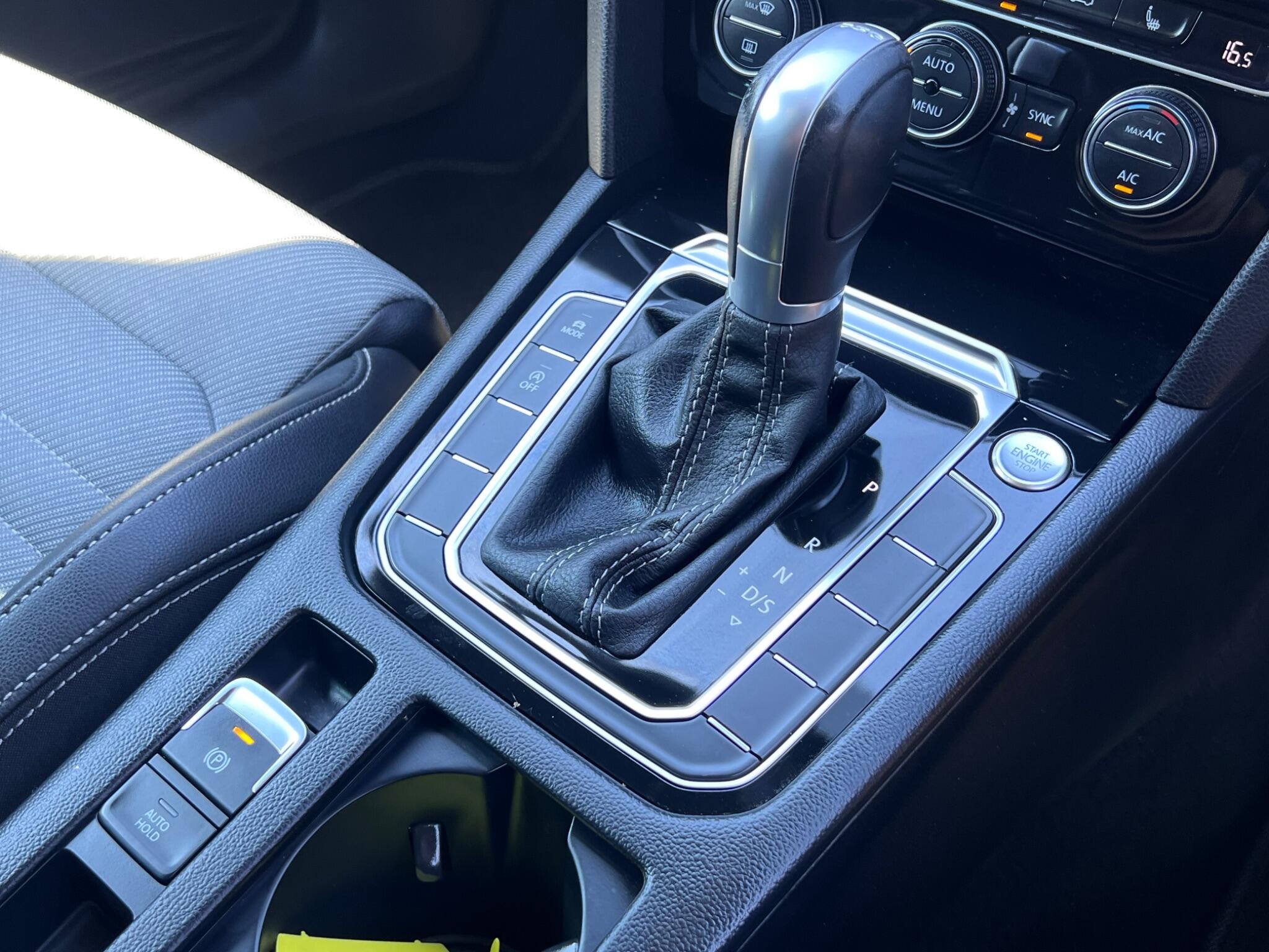 Volkswagen Passat view 29