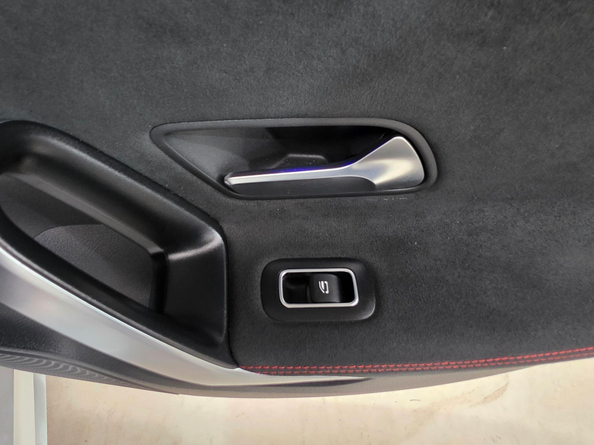 Mercedes-Benz Cla view 23