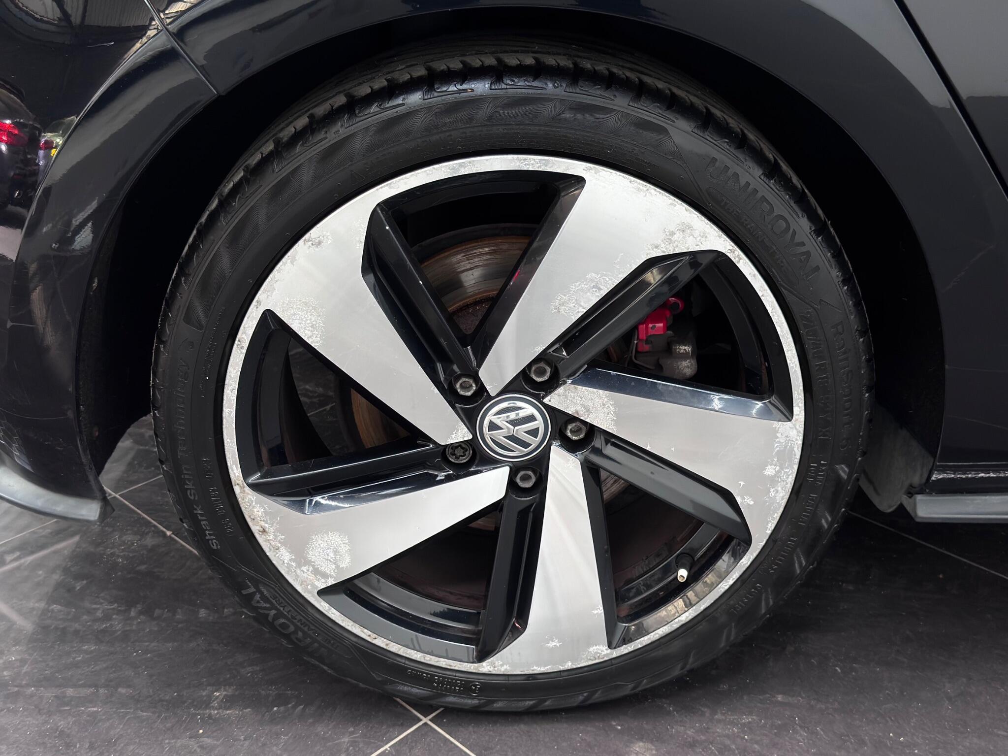 Volkswagen Golf view 64