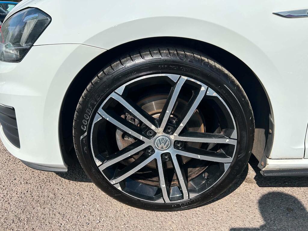Volkswagen Golf view 18